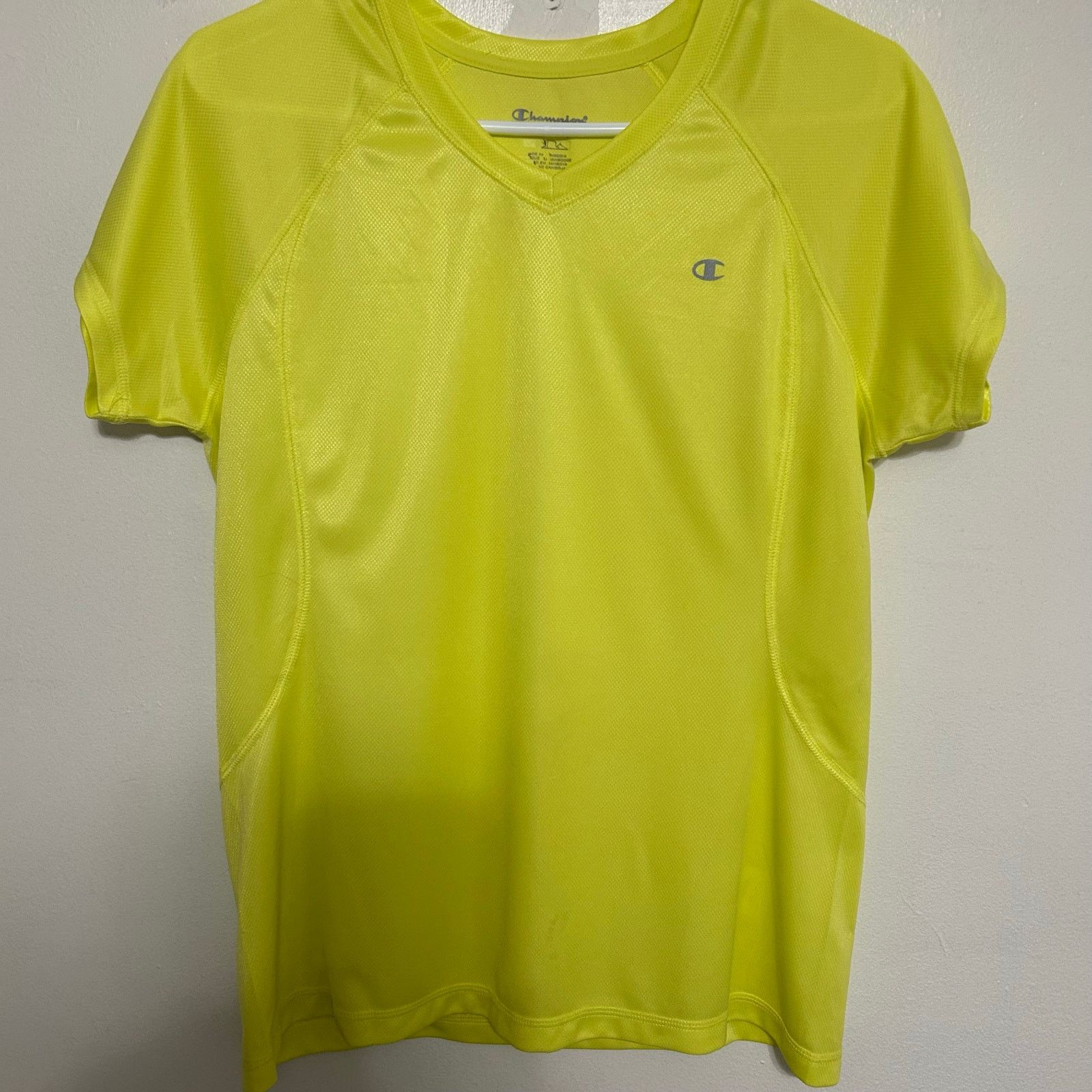 Champion Champion Yellow V-Neck Athletic Shirt Large Polyester Active Size L / US 10 / IT 46 - 1 Thumbnail