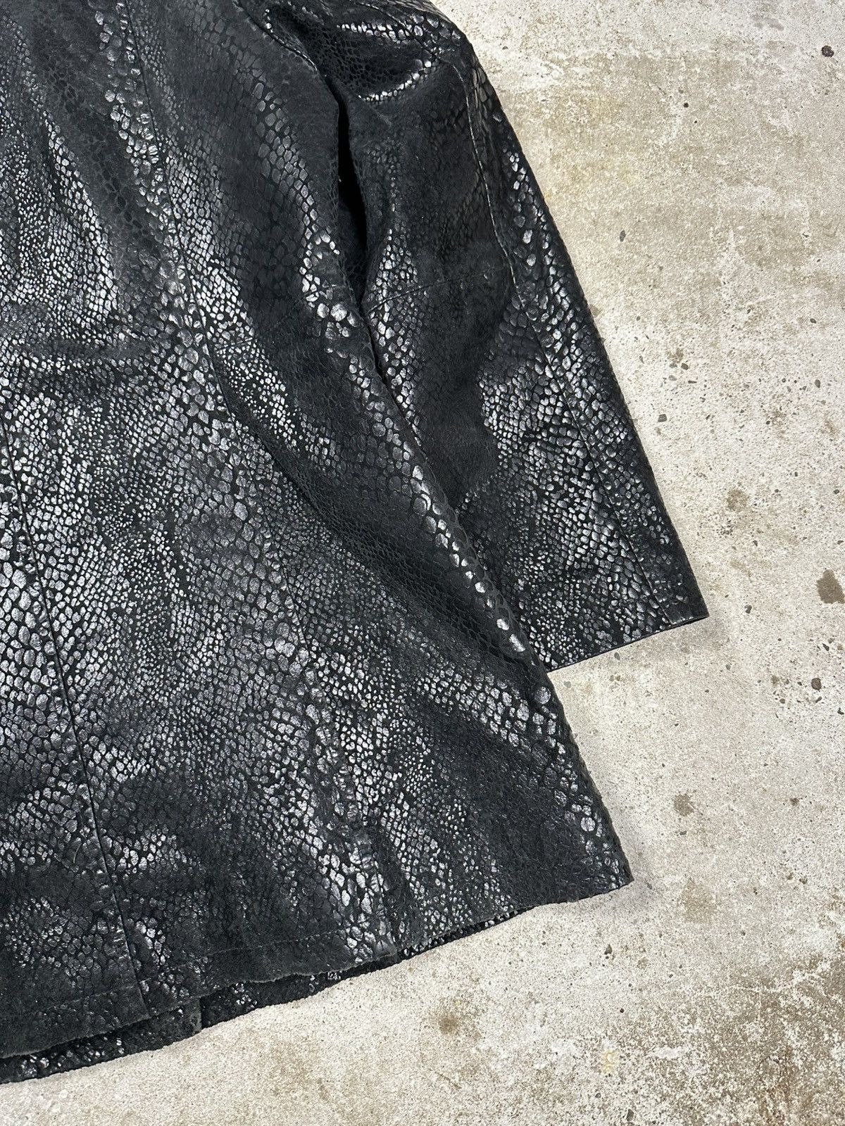 Japanese Brand Vintage Y2K Black Genuine Leather Crocodile Snakeskin Coat Size XL / US 12-14 / IT 48-50 - 11 Thumbnail