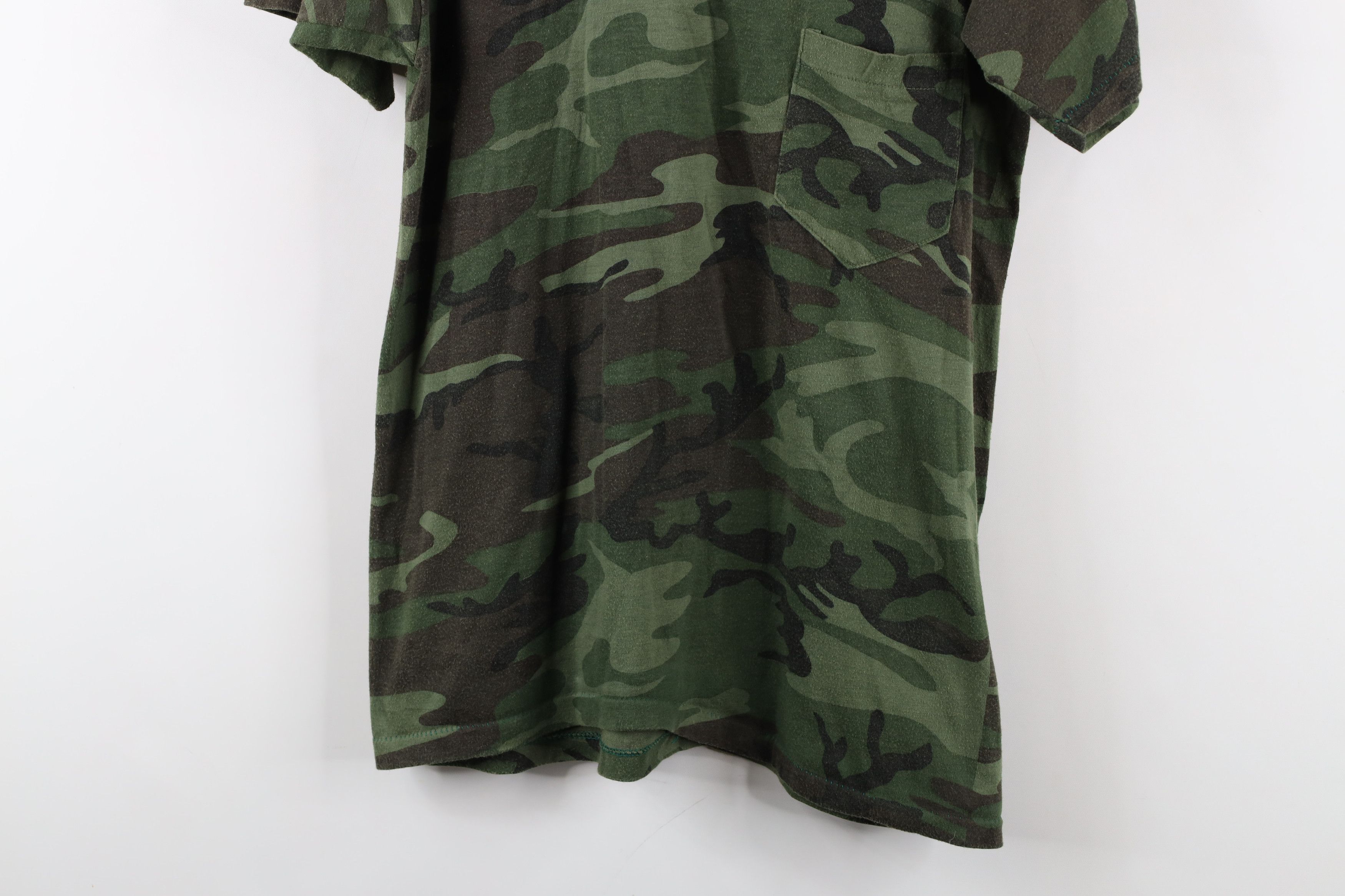Vintage Vintage 70s 80s Streetwear Camouflage Pocket T-Shirt USA Size US M / EU 48-50 / 2 - 3 Thumbnail