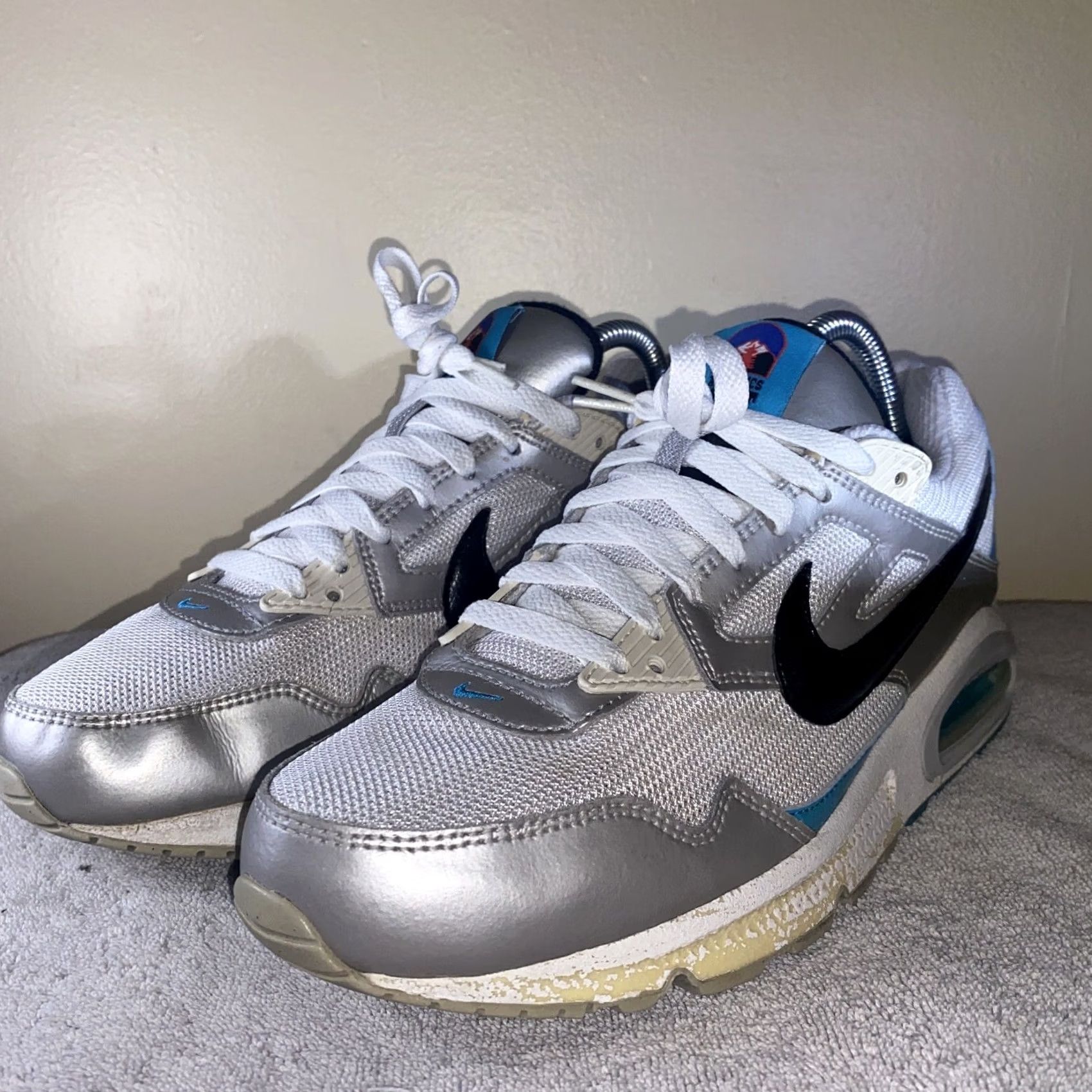 Nike VINTAGE Women Nike Air Max Athletic West 343904-100 Sneaker Womens US 10 White 2011 Size US 10 / IT 40 - 3 Thumbnail