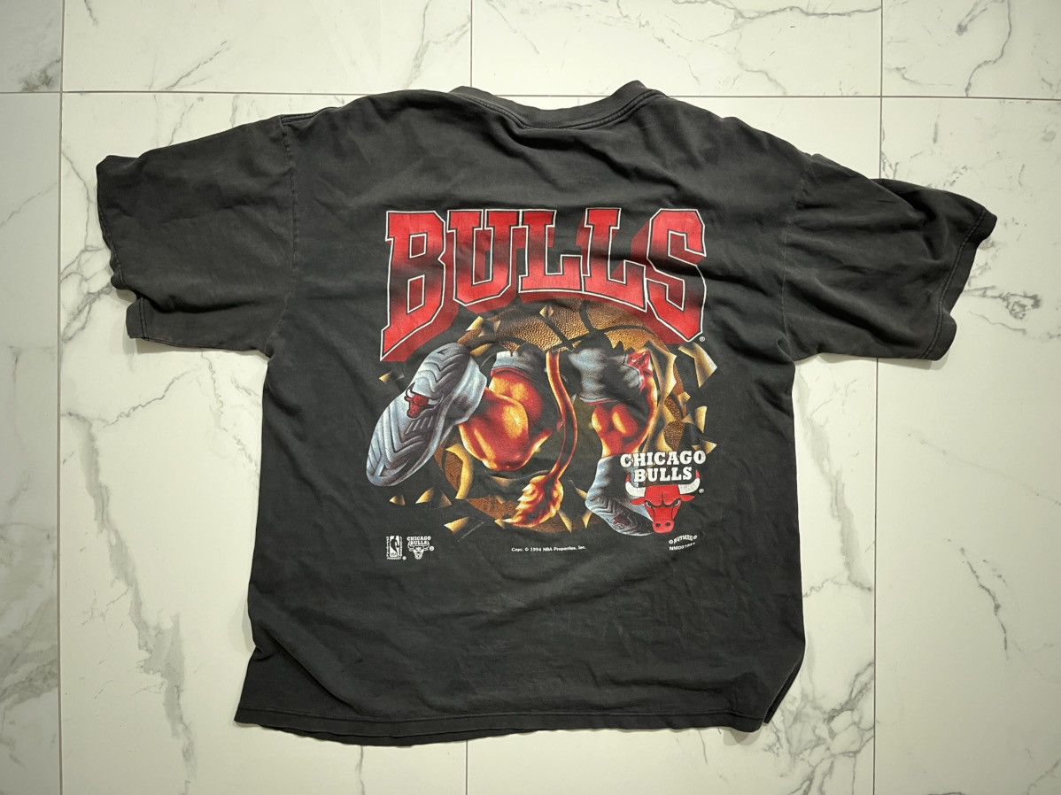 Vintage Vintage sun faded chicago bulls nutmeg tee 1991 Size US XL / EU 56 / 4 - 3 Thumbnail