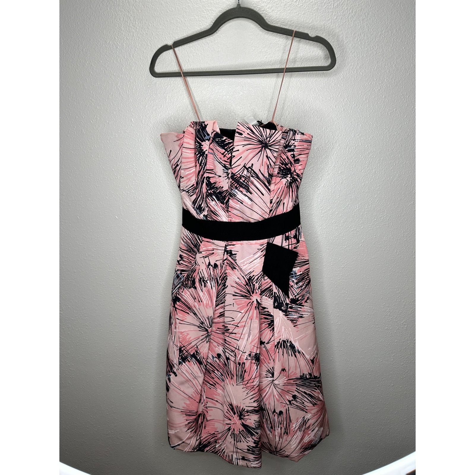 Carolina Herrera NWT Carolina Herrera Pink Parasol Print Strapless Dress S Size S / US 4 / IT 40 - 2 Thumbnail