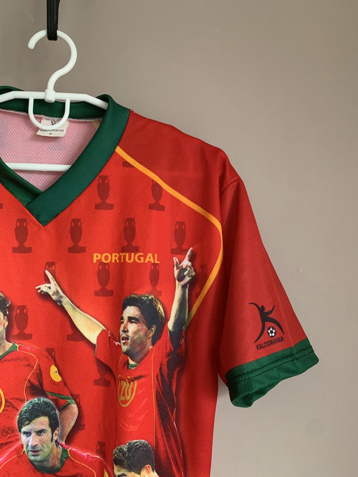 Vintage Portugal 2004 Euro Football Shirt Retro Soccer Jersey Sz M Size US M / EU 48-50 / 2 - 5 Thumbnail