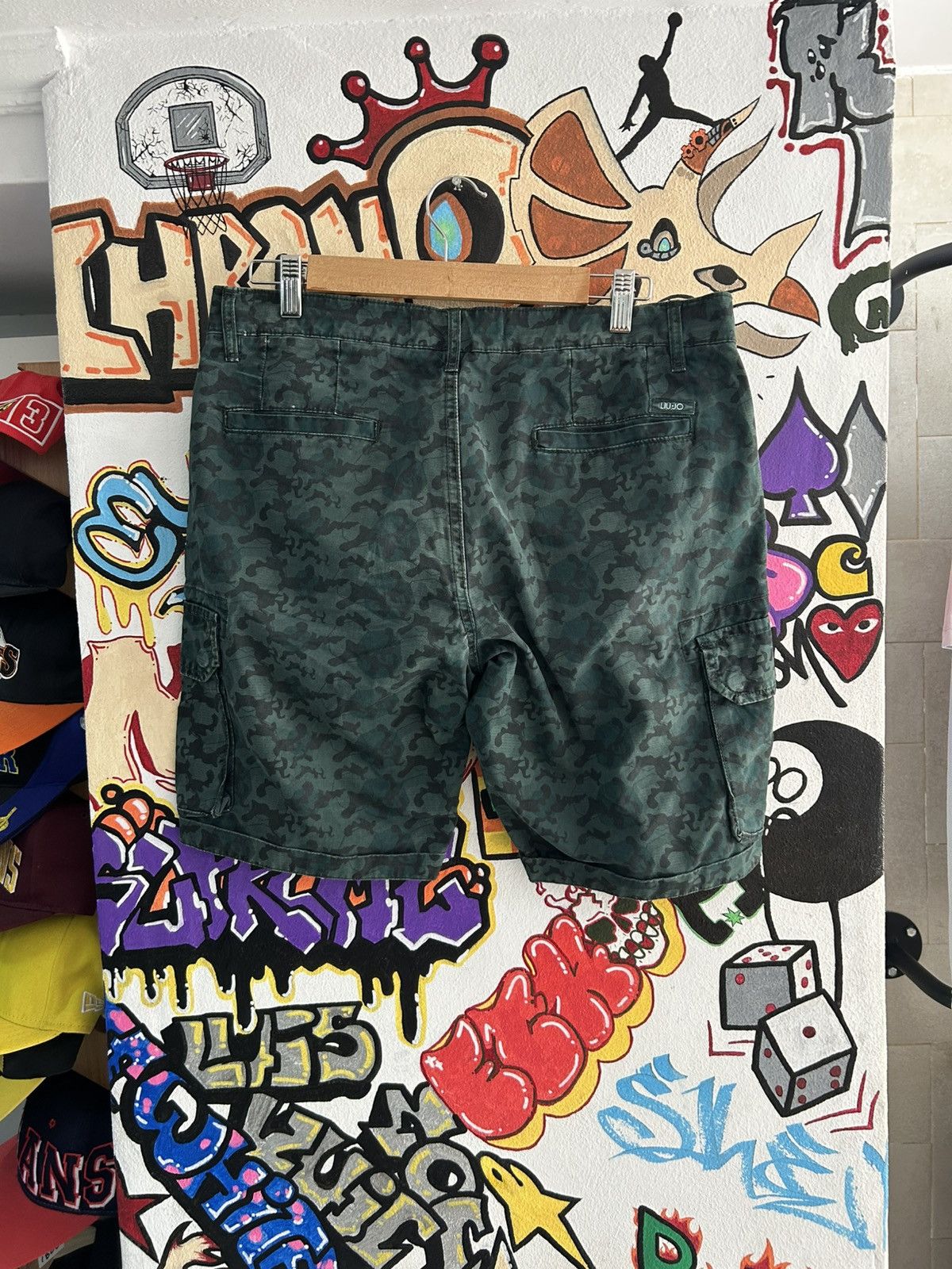 Liu Jo Liu Jo Camo Shorts Size US 32 / EU 48 - 2 Thumbnail