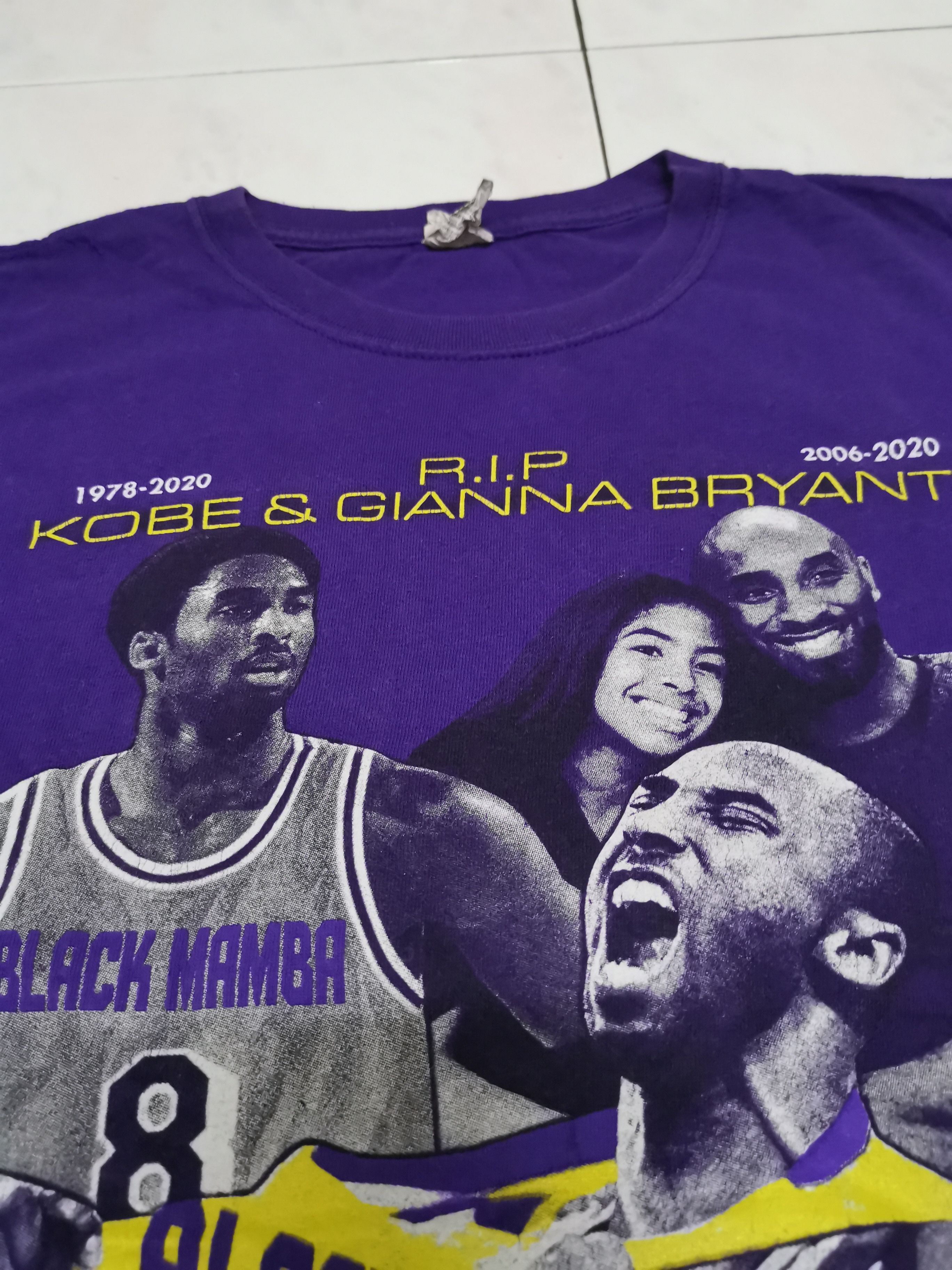 NBA Kobe bryant memorial tee Size US M / EU 48-50 / 2 - 3 Thumbnail