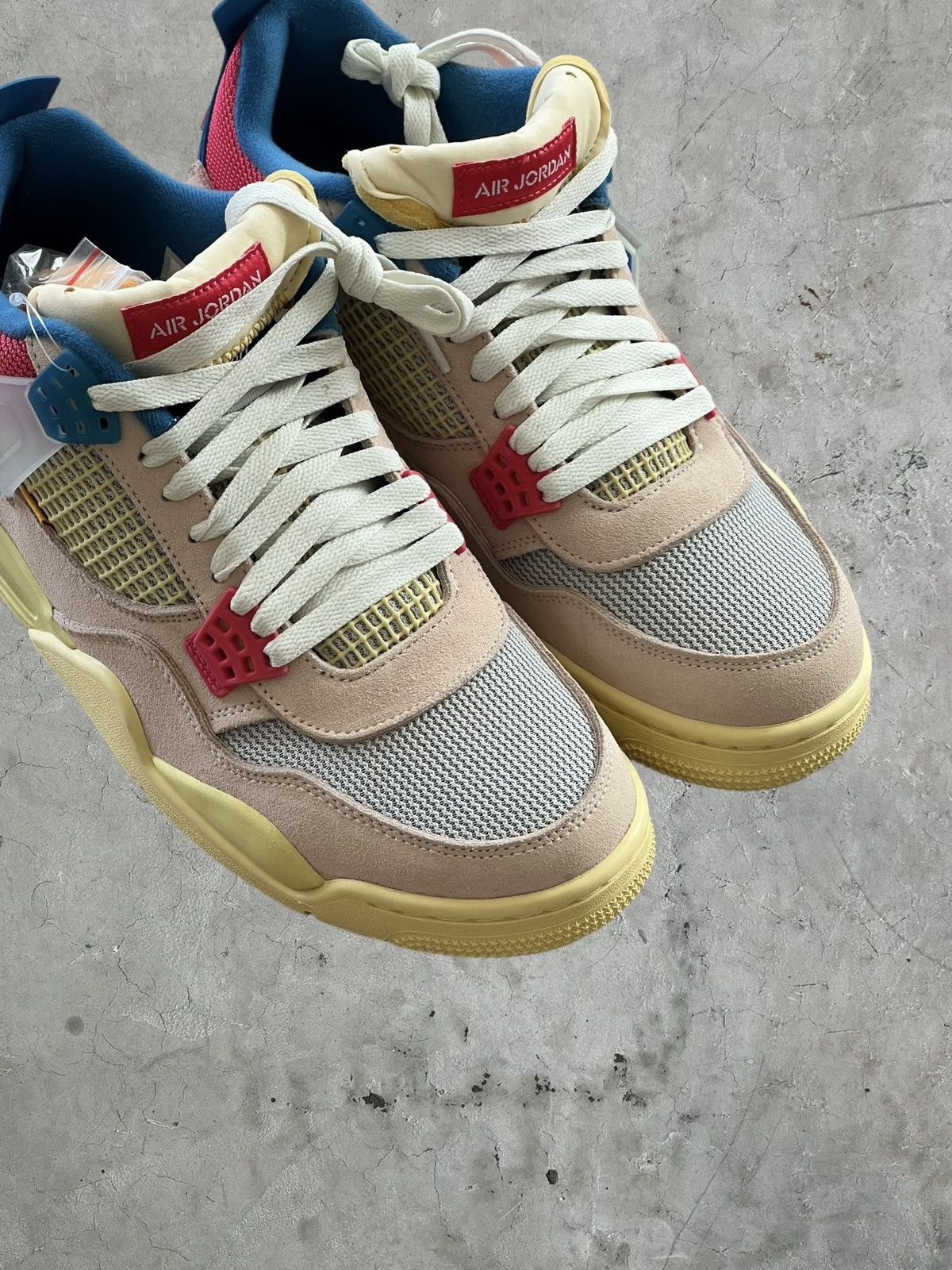 Jordan Brand Jordan 4 Retro x Union Guava Ice Size US 10.5 / EU 43-44 - 3 Thumbnail