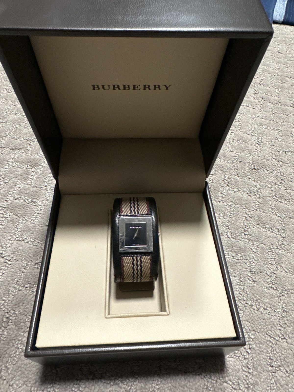 Burberry Vintage Burberry Watch Size ONE SIZE - 1 Thumbnail