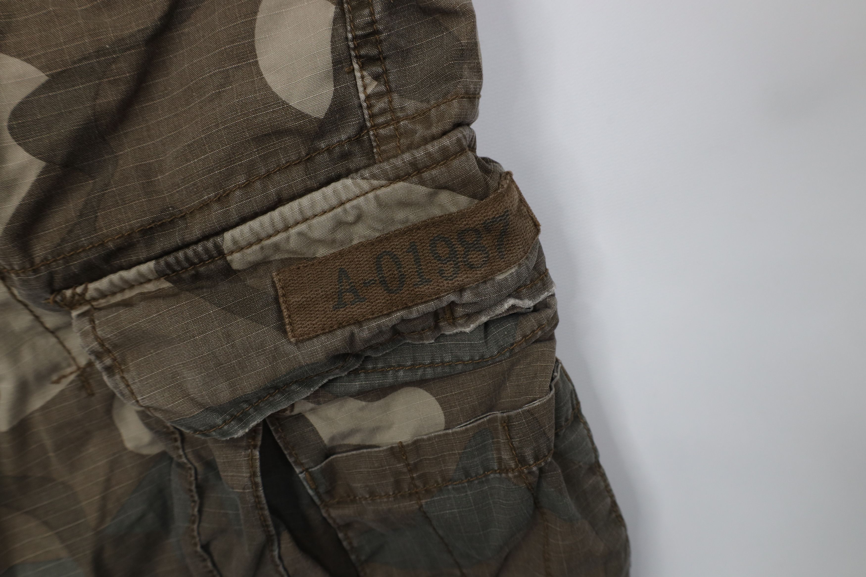Aeropostale Vintage Y2K Aeropostale Ripstop Camouflage Cargo Shorts Size US 34 / EU 50 - 5 Thumbnail