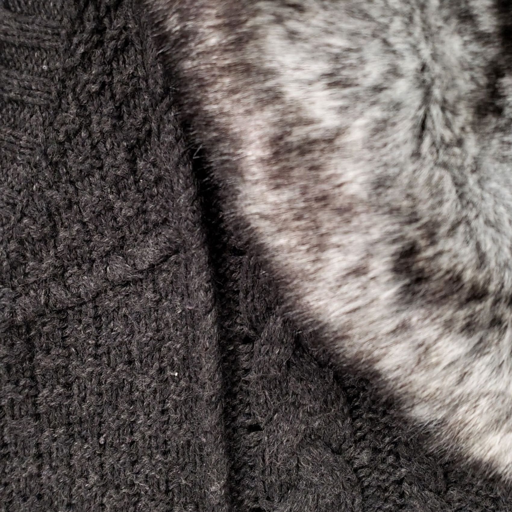 Vintage Chicos Sweater Vest Womens Large Gray Arya Faux Fur Collar Sleeveless Knit Size L / US 10 / IT 46 - 4 Thumbnail