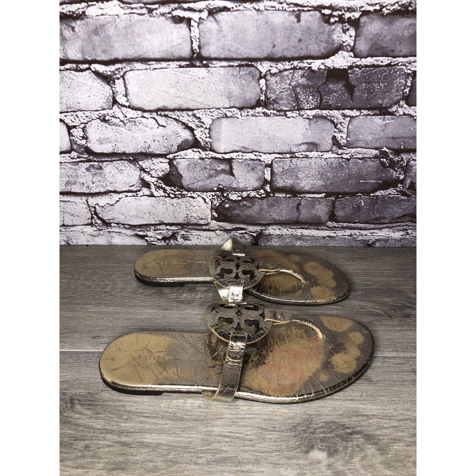 Tory Burch TORY BURCH Silver Leather Badge Logo Thong Flats Sandals Wom Size US 10 / IT 40 - 12 Thumbnail