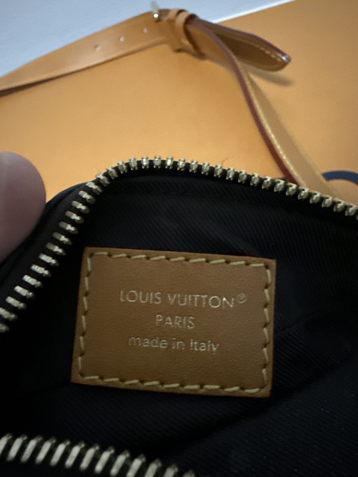 Louis Vuitton Louis Vuitton Dolphin Bumbag Size ONE SIZE - 4 Thumbnail