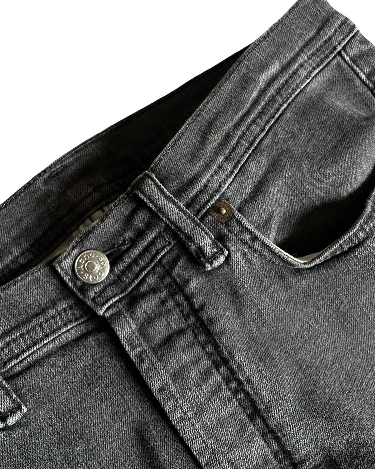 Acne Studios Acne Studios Grey Washed Jeans Size US 29 - 2 Thumbnail