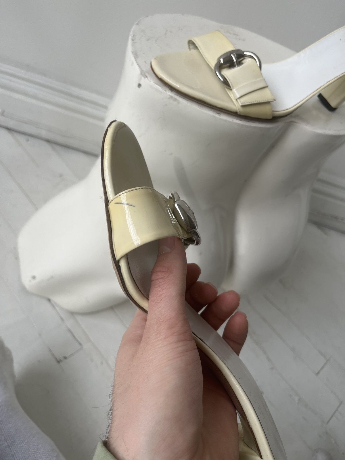 Gucci VINTAGE GUCCI BY TOM FORD CREAM MULE Size US 10 / IT 40 - 6 Thumbnail