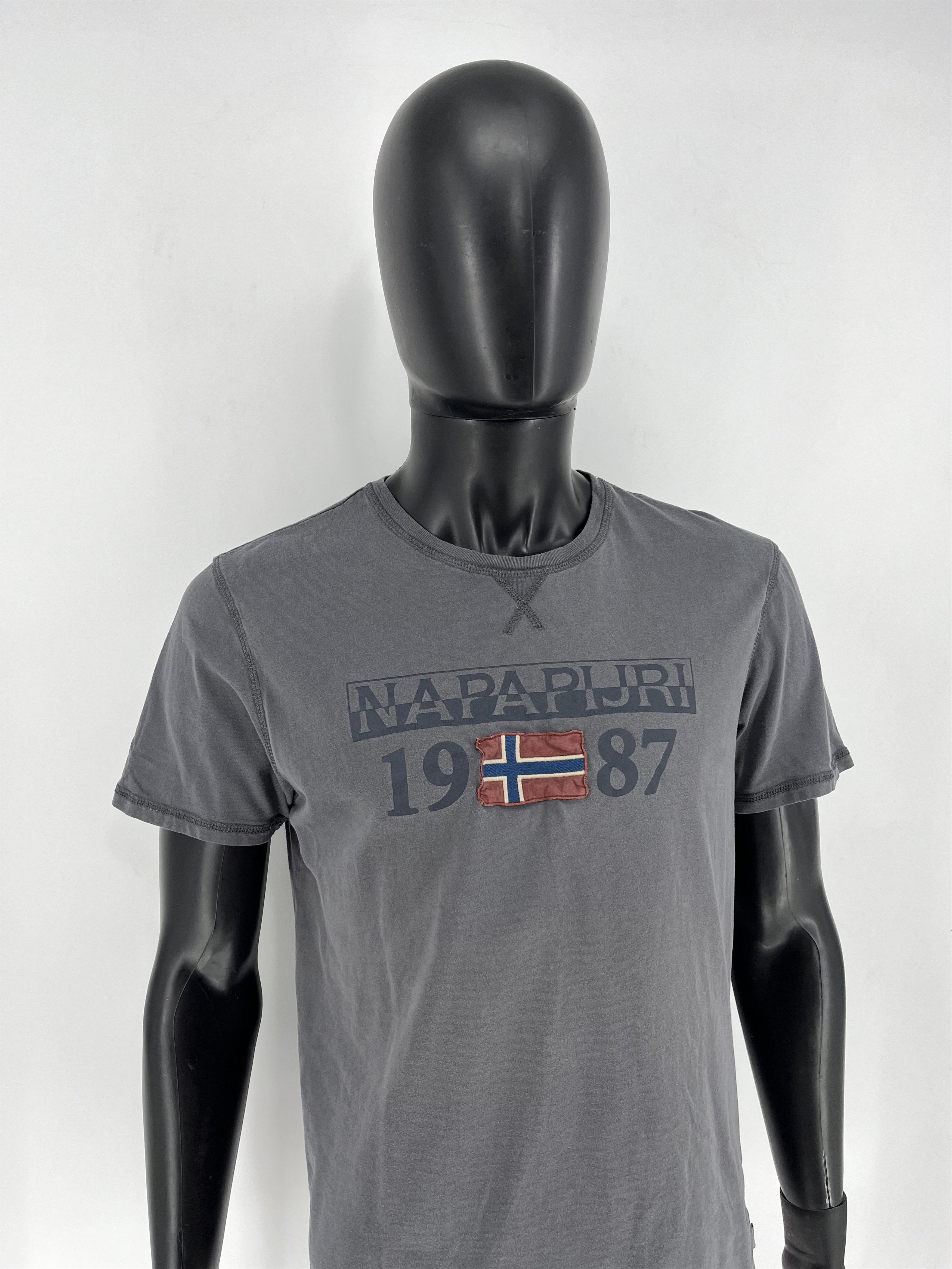 Napapijri × Vintage Vintage Napapijri Geographic Designer Fashion Style Shirt Size US L / EU 52-54 / 3 - 3 Thumbnail