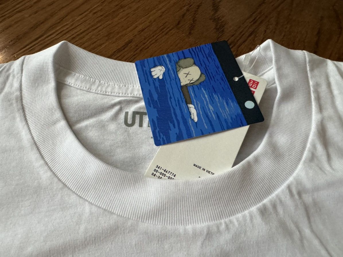 Kaws × Uniqlo Medium Kaws Time Off Tee White Uniqlo UT T-Shirt Figure Size US M / EU 48-50 / 2 - 5 Thumbnail