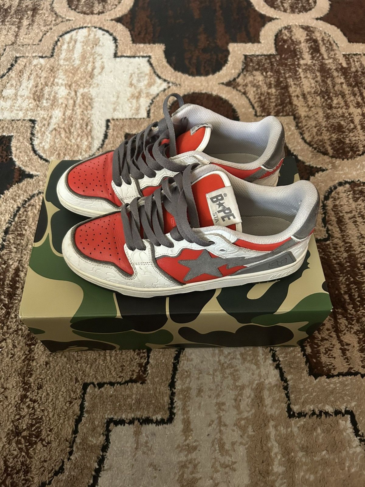 Bape White and red bapesta sneakers Size US 9 / EU 42 - 1 Thumbnail