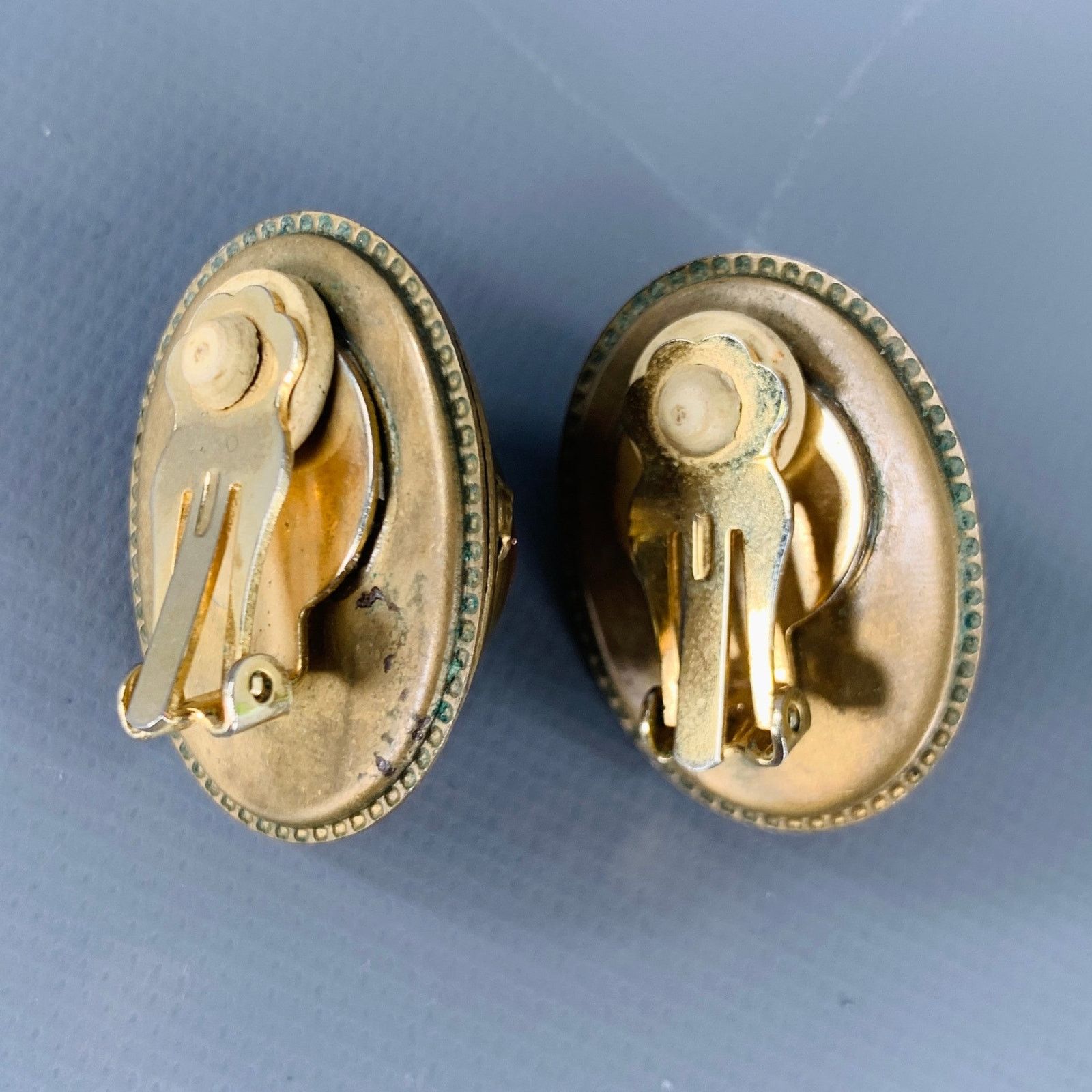 Vintage VINTAGE Gold Orange Metal Clip-On Earrings Size ONE SIZE - 2 Thumbnail