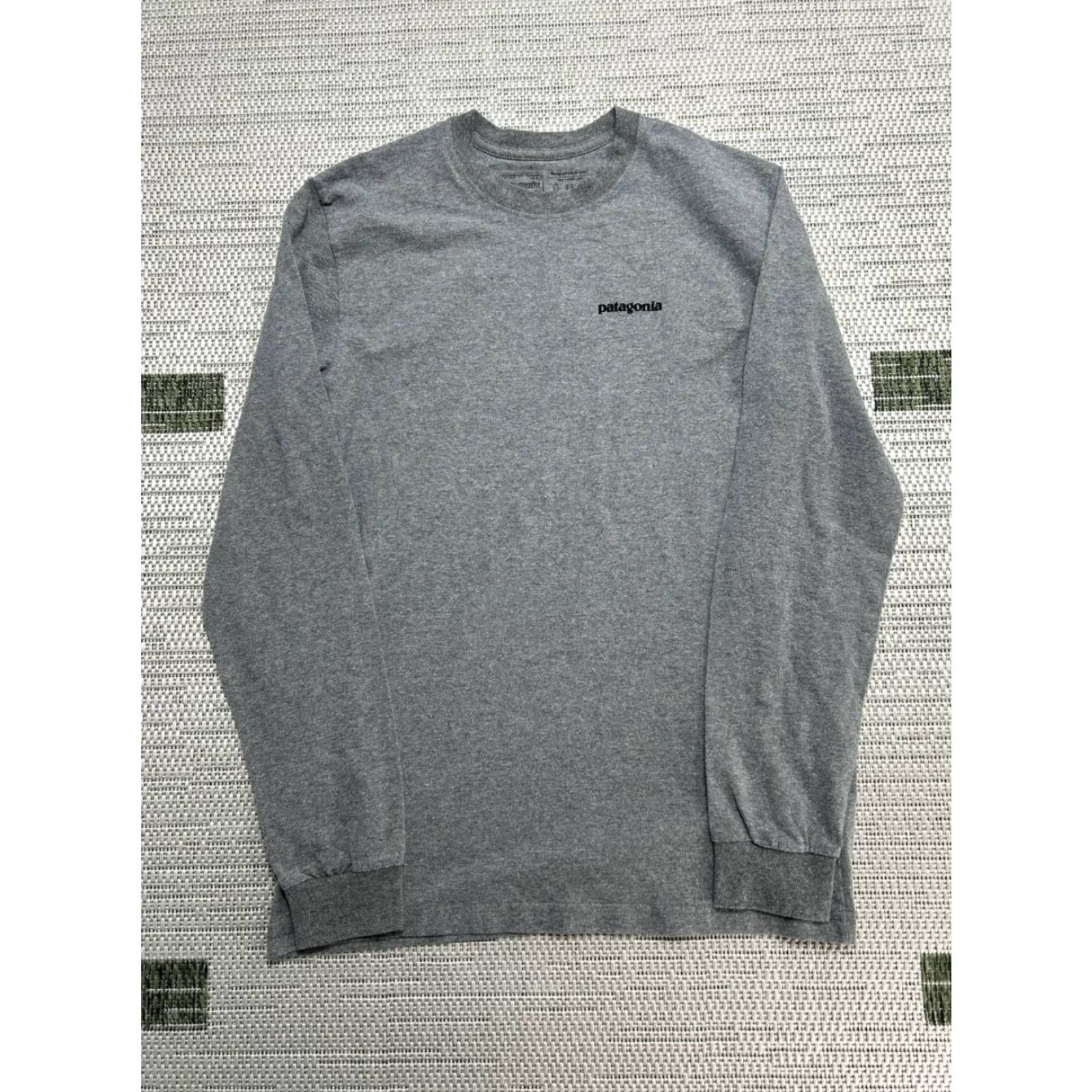 Patagonia Patagonia T Shirt Mens Small Gray Long Sleeve P 6 Logo Responsibili Regular Fit Size US S / EU 44-46 / 1 - 2 Thumbnail