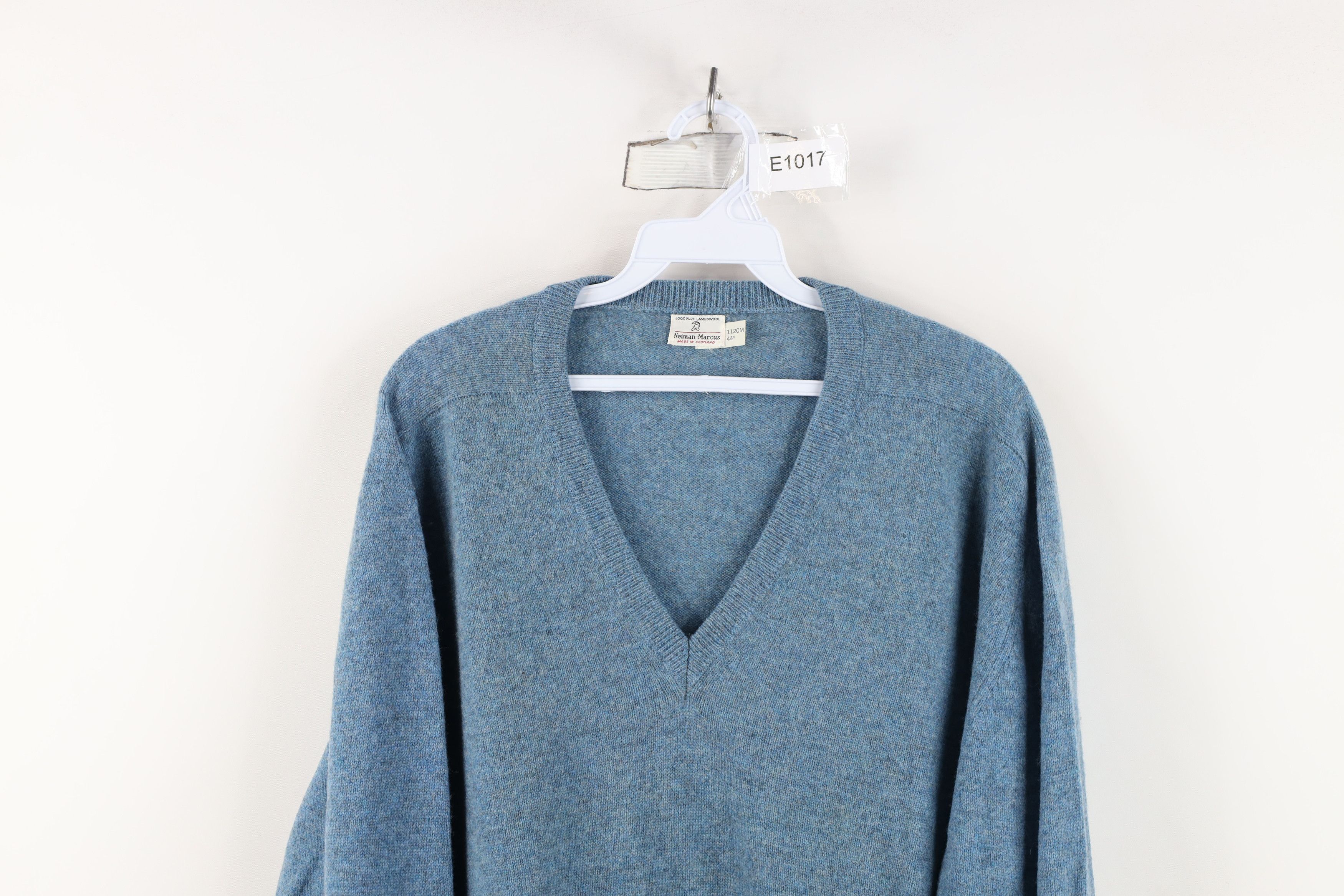 Vintage Vintage 70s Streetwear Blank Lambswool Knit V-Neck Sweater Size US XXL / EU 58 / 5 - 2 Thumbnail