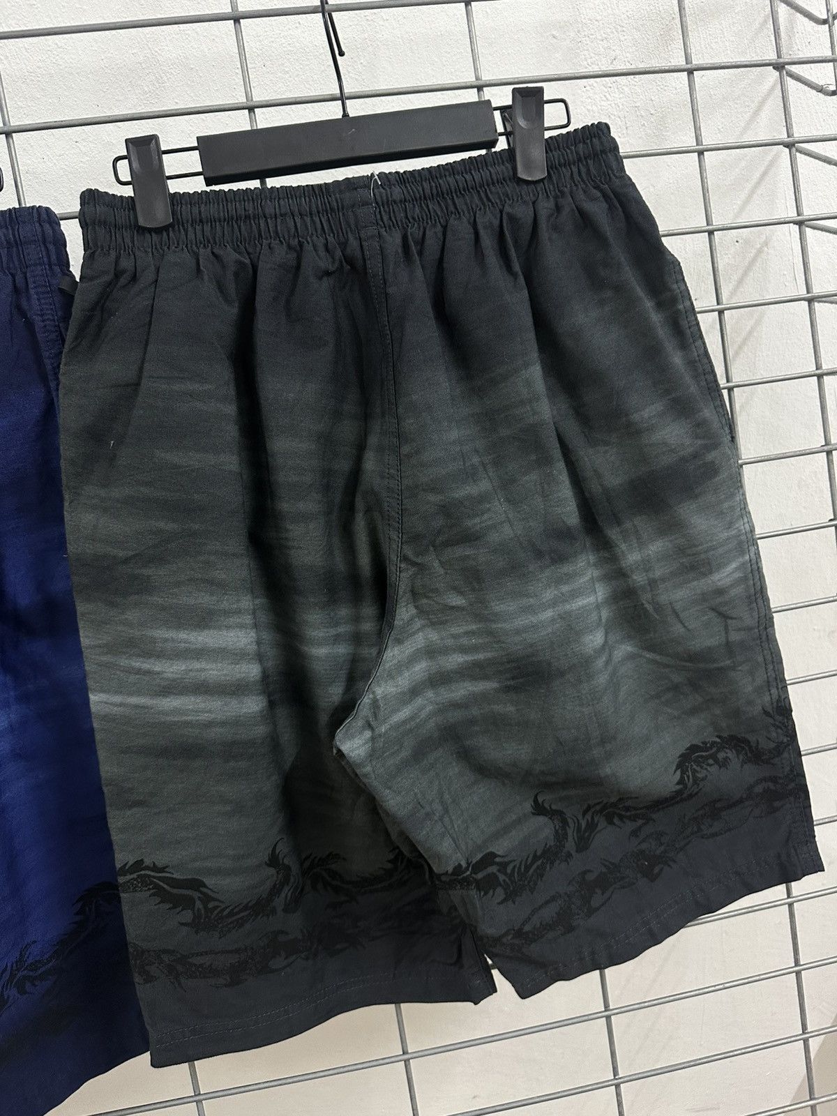 Airwalk Rare Beautiful Vintage Airwalk Dragon Sukajan Style Shorts Size US 32 / EU 48 - 6 Thumbnail