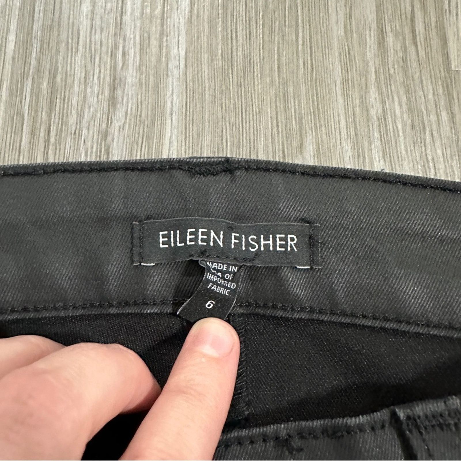 Eileen Fisher Eileen Fisher Black Coated Denim Mid Rise Skinny Pants Sz 6 Size 28" / US 6 / IT 42 - 6 Thumbnail