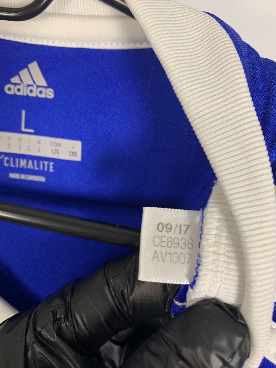 Adidas Adidas Tshirt 2017 | 90s style Size US L / EU 52-54 / 3 - 7 Thumbnail