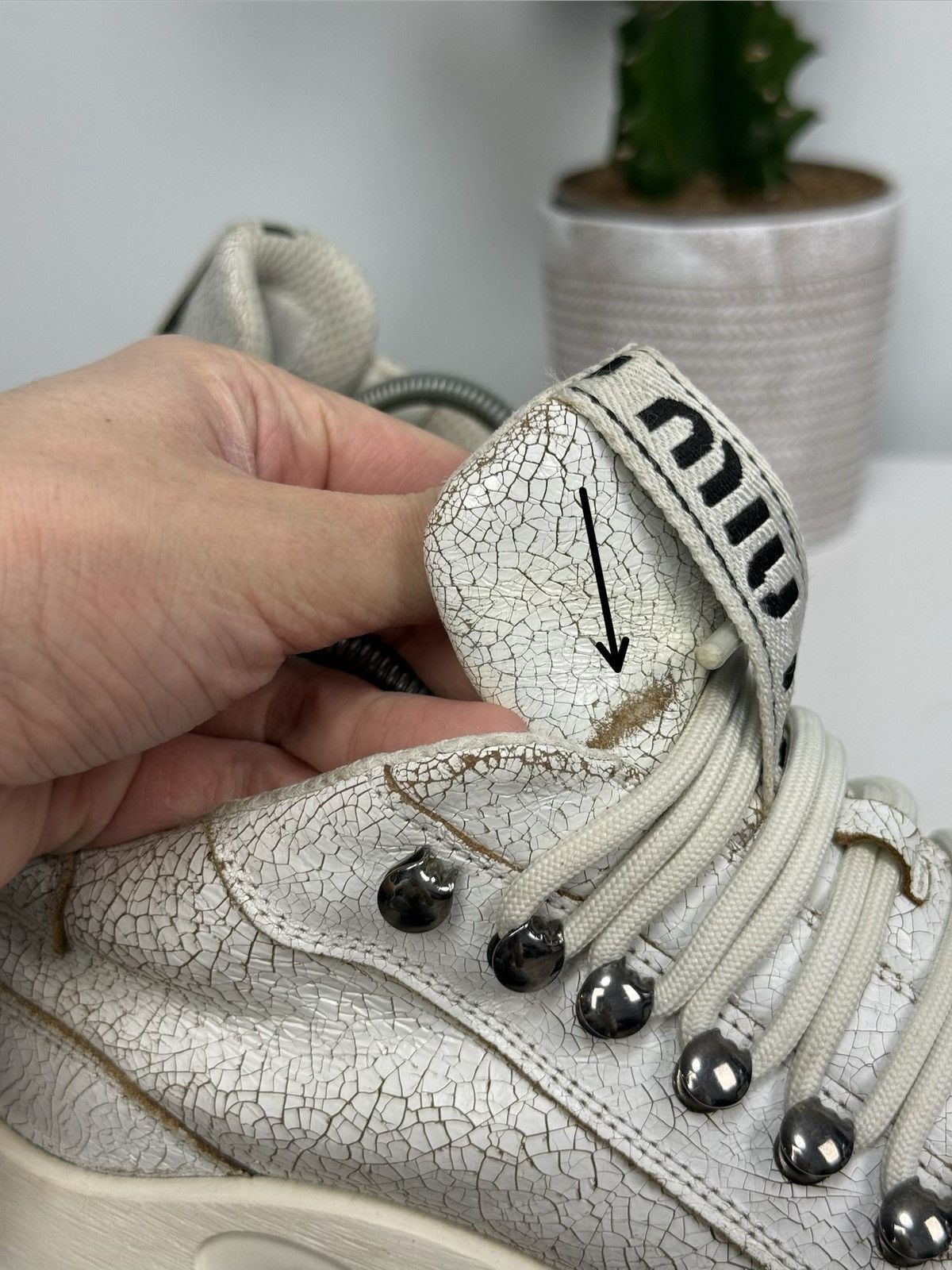 Miu Miu Miu Miu Damen Cracked Leather Chunky Sneakers White EU 37 Size US 7.5 / IT 37.5 - 14 Thumbnail
