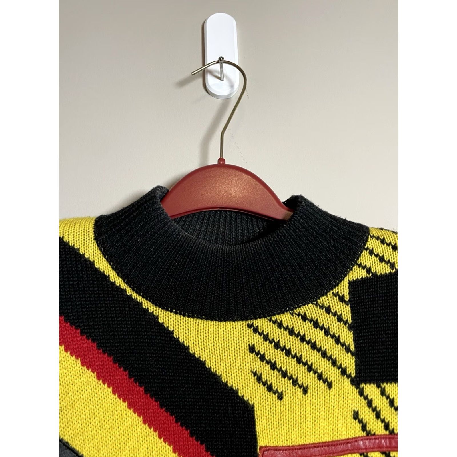 Vintage Suzelle Abstract Sweater Black Red Yellow Size M Wool Blend 1990s Retro Hong Kong Everyday Mens Womens Girls Boys Size M / US 6-8 / IT 42-44 - 3 Thumbnail