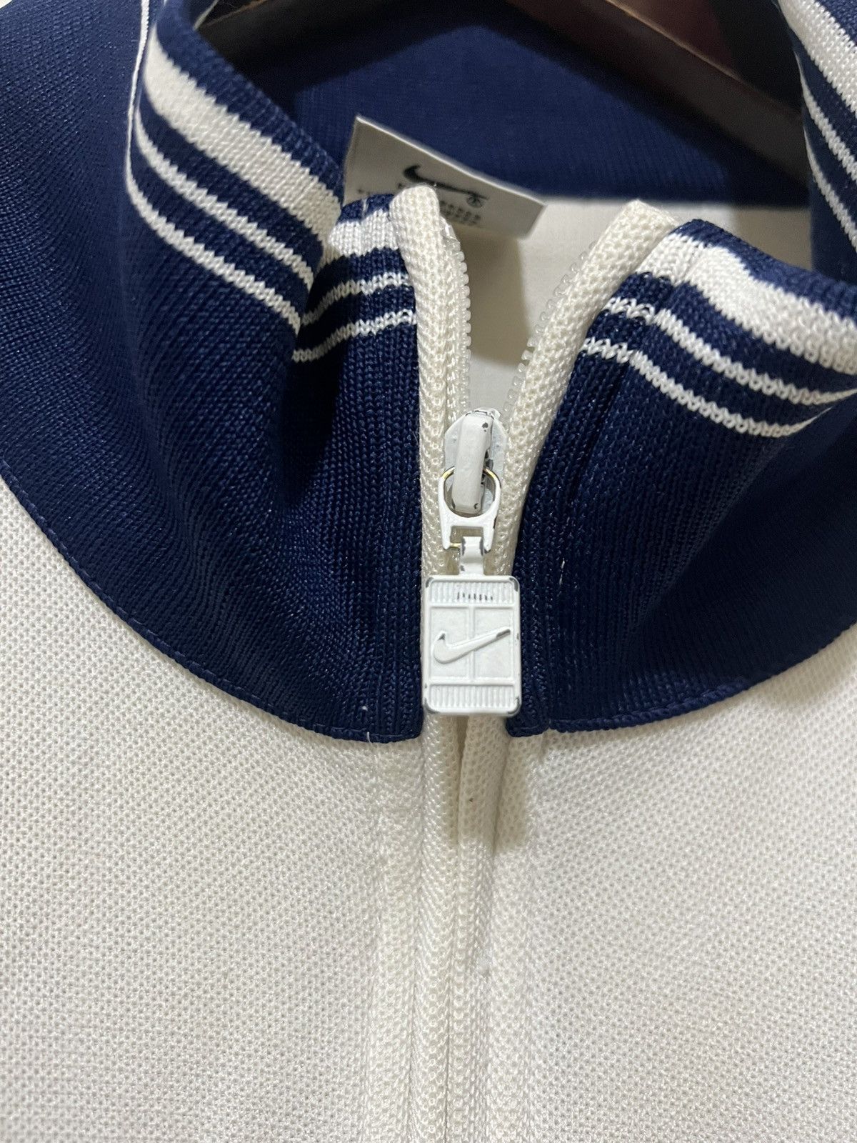 Nike Vintage nikecourt sweater Size US XL / EU 56 / 4 - 4 Thumbnail