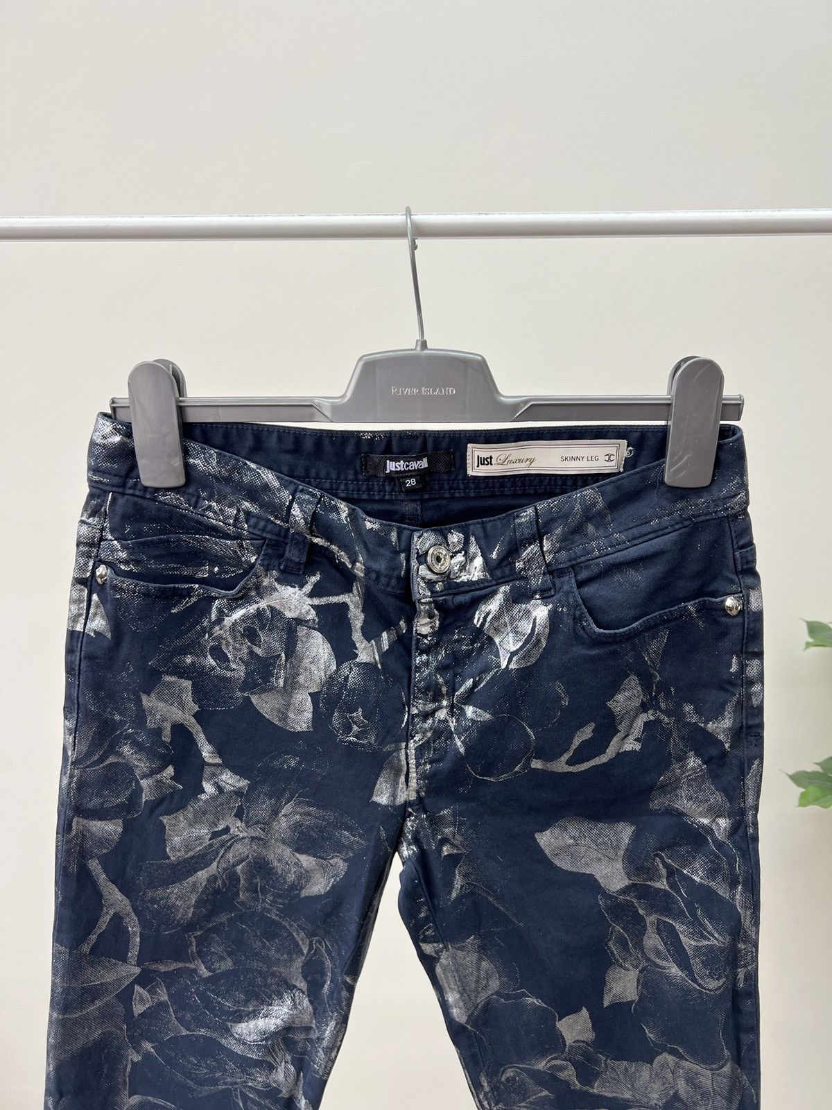 Just Cavalli Vintage Just Cavalli Skinny Fit women’s Pants Floral Print Size 28" / US 6 / IT 42 - 3 Thumbnail