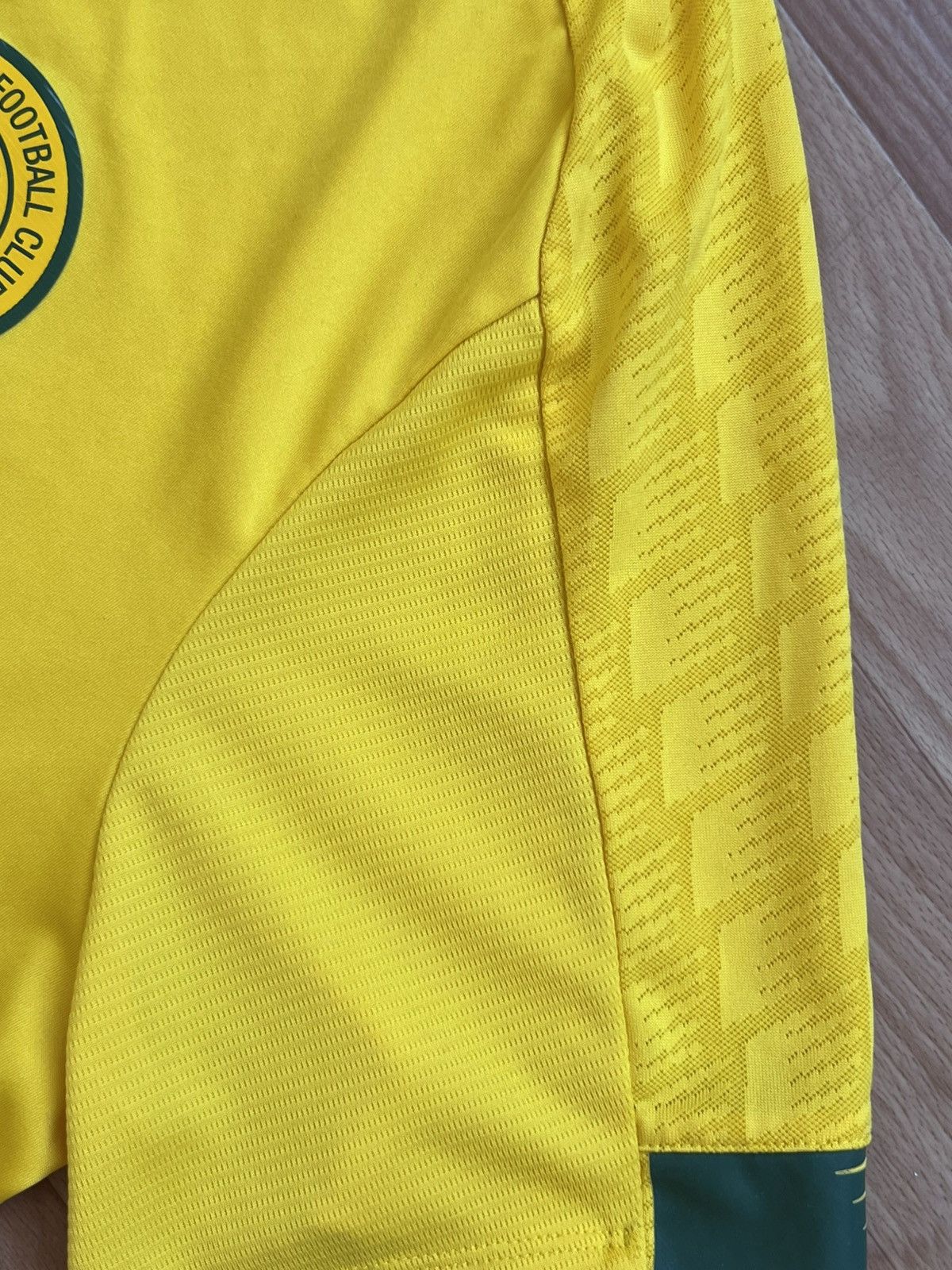 New Balance 2019/2020 Celtic Training Soccer Jersey Men’s Yellow XXL Size US XXL / EU 58 / 5 - 5 Thumbnail