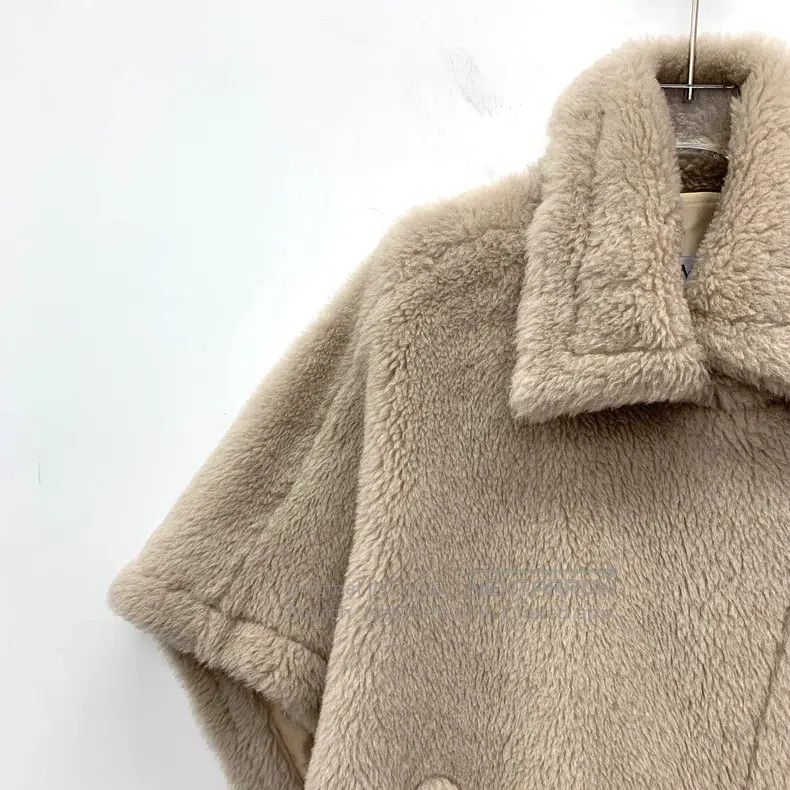 Max Mara Max Mara one-size-fits-all Khaki Teddy Alpaca Hair Reversib Size S / US 4 / IT 40 - 3 Thumbnail