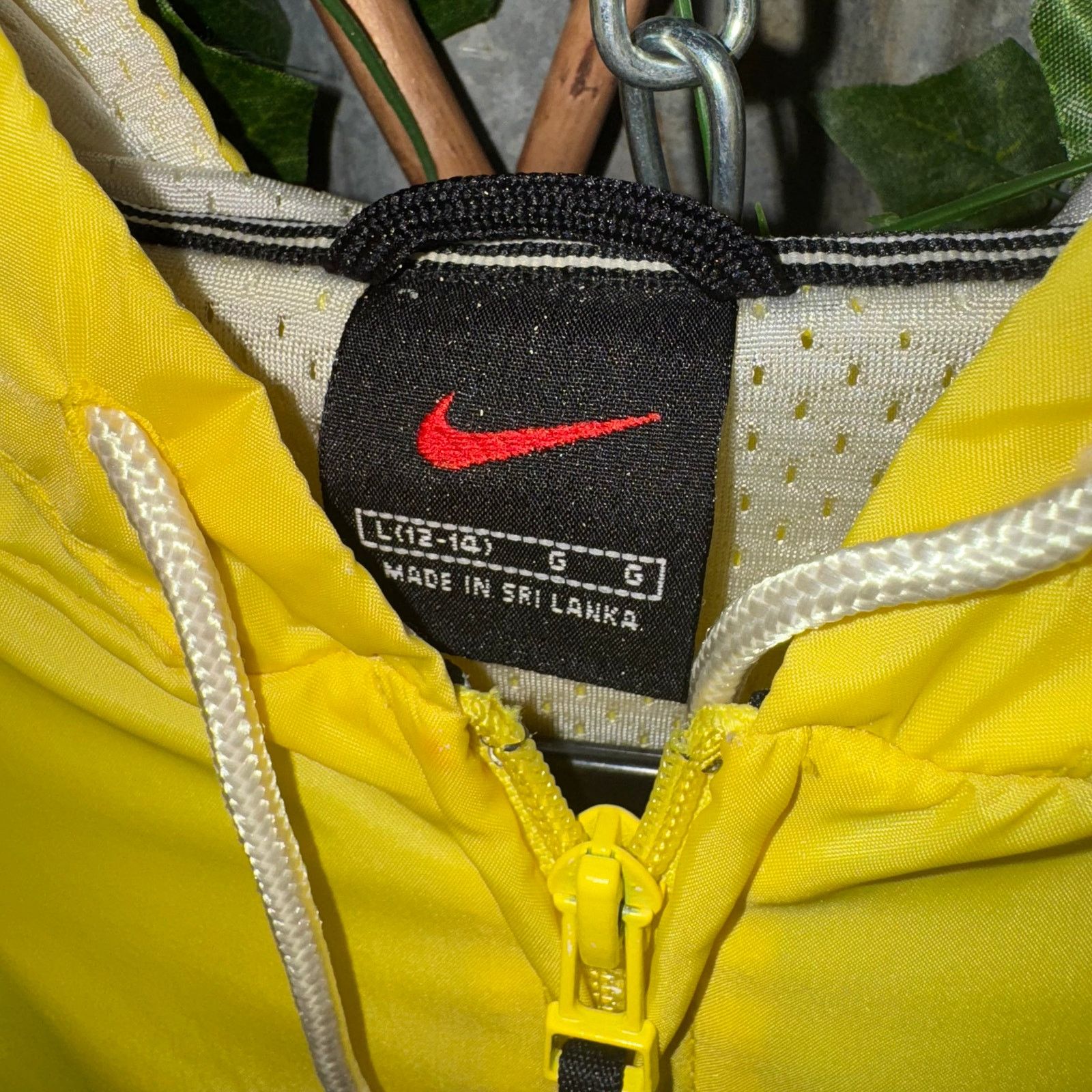 Nike Vintage Y2K Nike windbreaker 90s light embroider windbreaker Size US M / EU 48-50 / 2 - 3 Thumbnail
