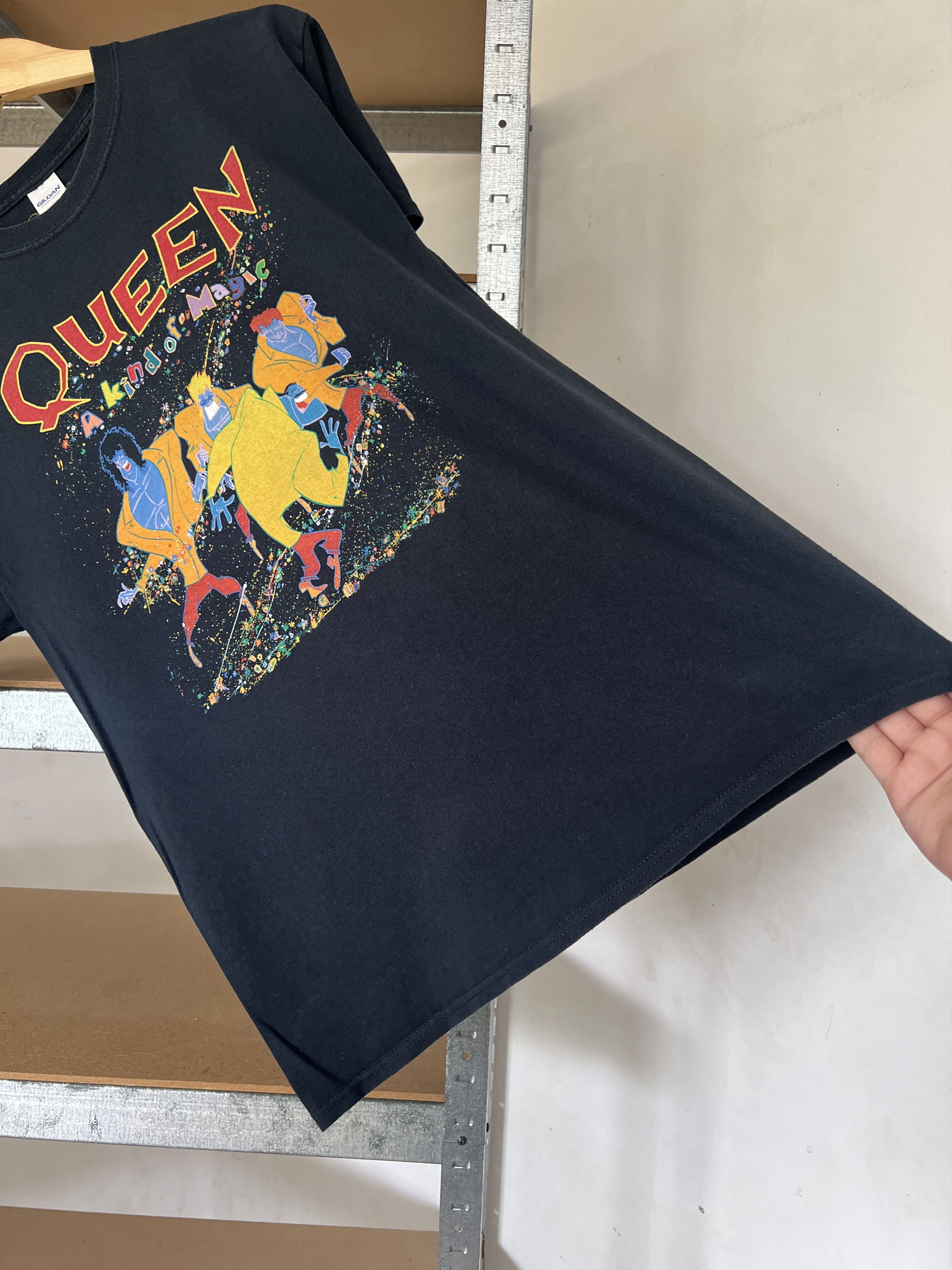 Band Tees Vintage 2000s Queen A Kind of Magic Rock Band T-shirt Size US M / EU 48-50 / 2 - 10 Thumbnail