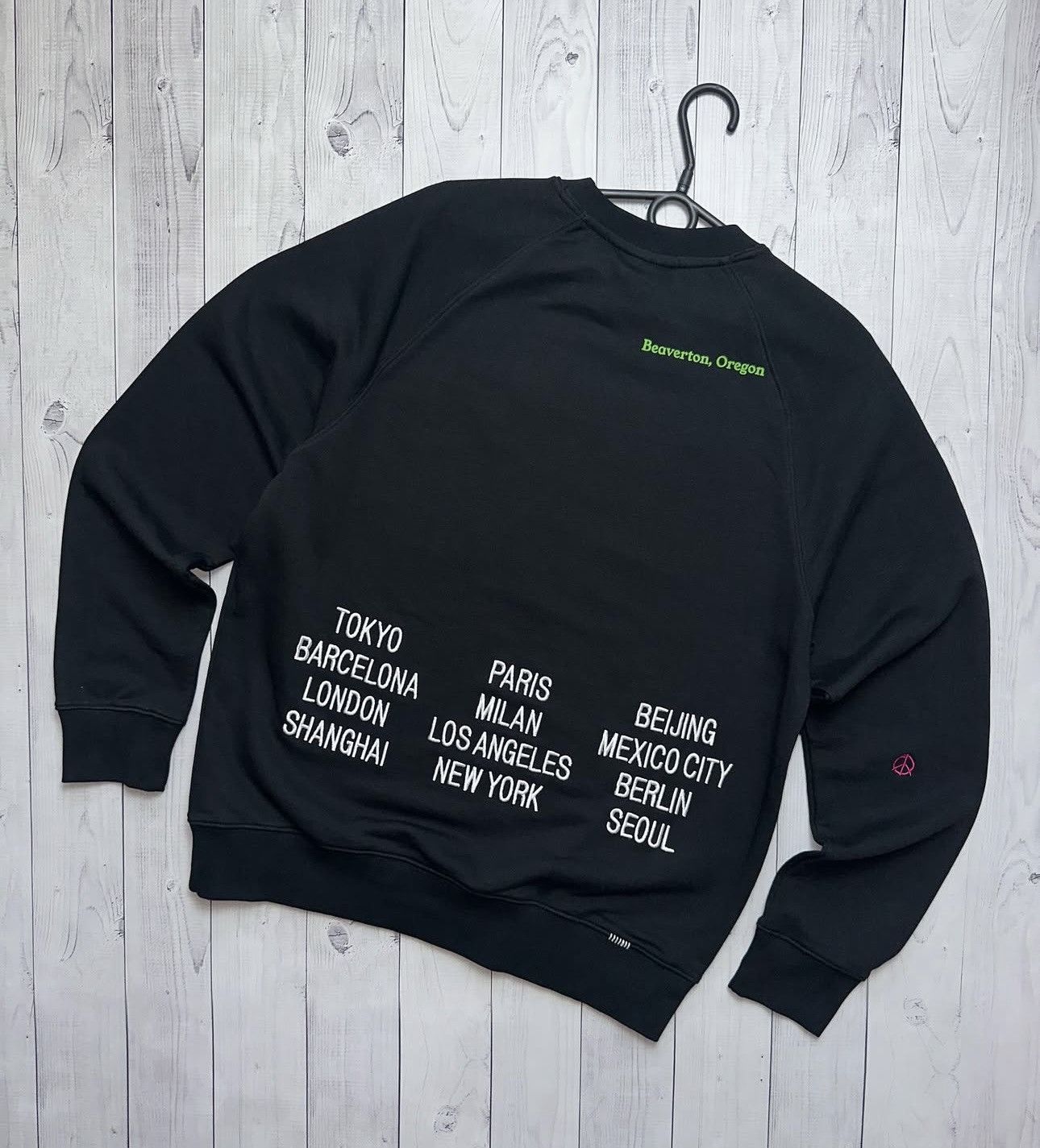 Nike Vintage Nike World tour sweatshirt international 3D logo Size US M / EU 48-50 / 2 - 1 Thumbnail