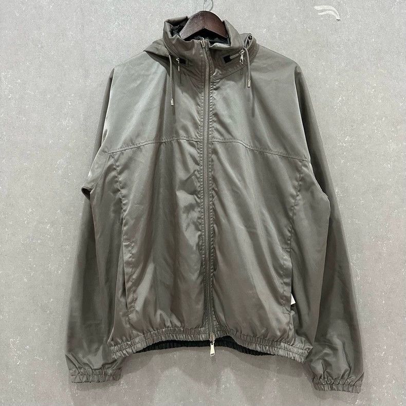Louis Vuitton Louis Vuitton Full-printed double-faced assault jacket Size US L / EU 52-54 / 3 - 3 Thumbnail