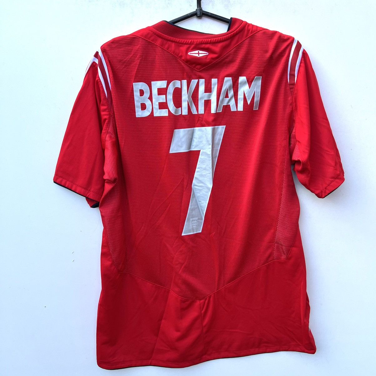 Umbro Umbro England Football Shirt Beckham 2004-2006 soccer jersey Size US M / EU 48-50 / 2 - 10 Thumbnail