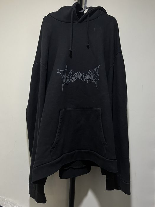 Vetements hoodie cheap metal logo