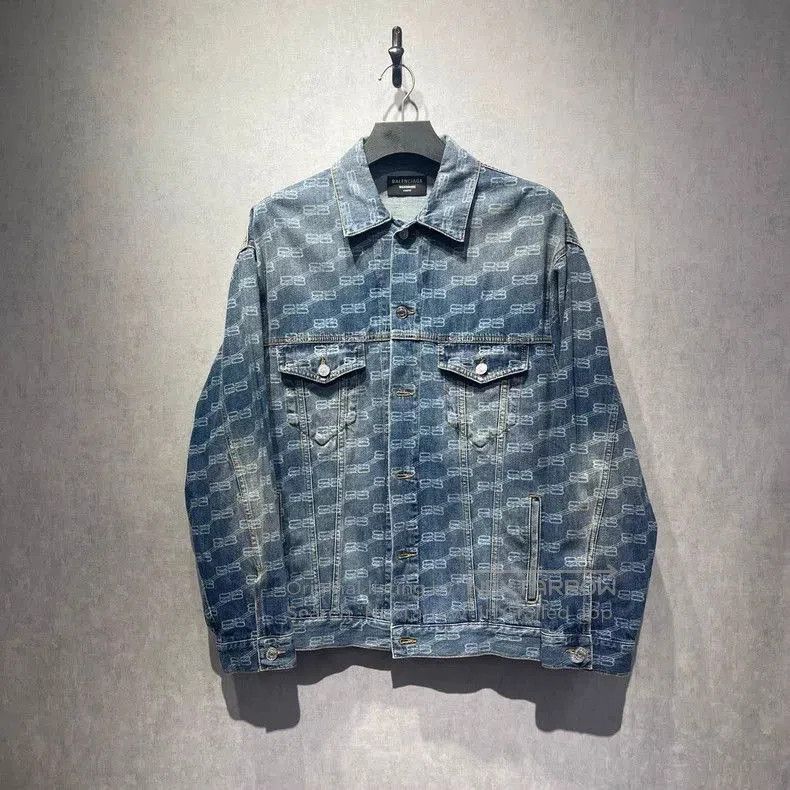 Balenciaga Balenciaga Double B Logo Denim Jacket. Size US XS / EU 42 / 0 - 1 Thumbnail