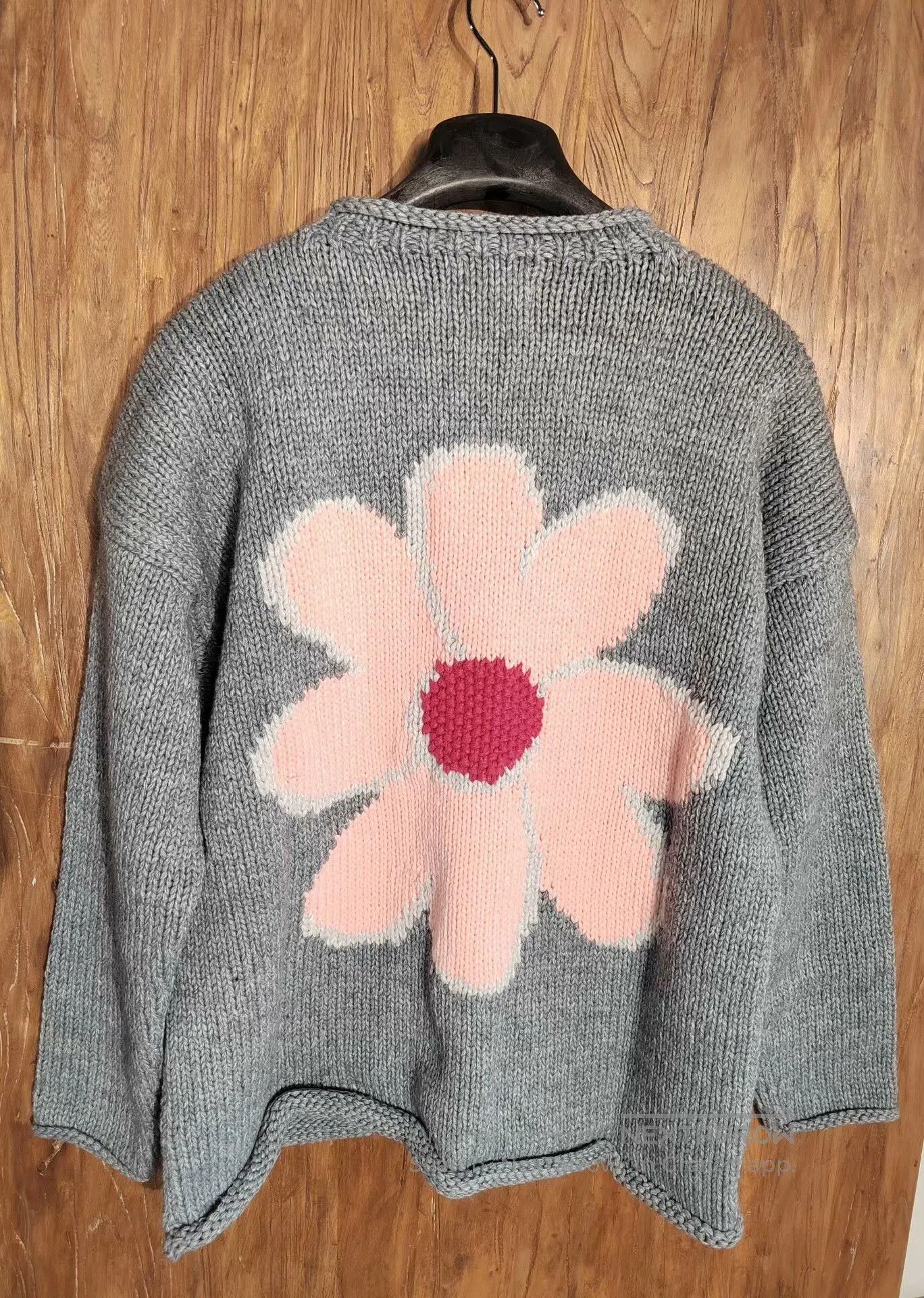 Japanese Brand Floral Knit Sweater in Gray. Size L / US 10 / IT 46 - 4 Thumbnail