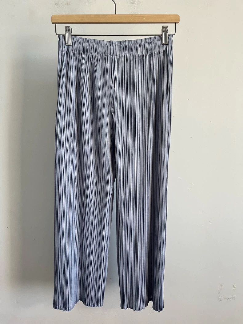 Issey Miyake Issey Miyake size:4 Blue-gray pleated trousers Size 22" - 2 Thumbnail