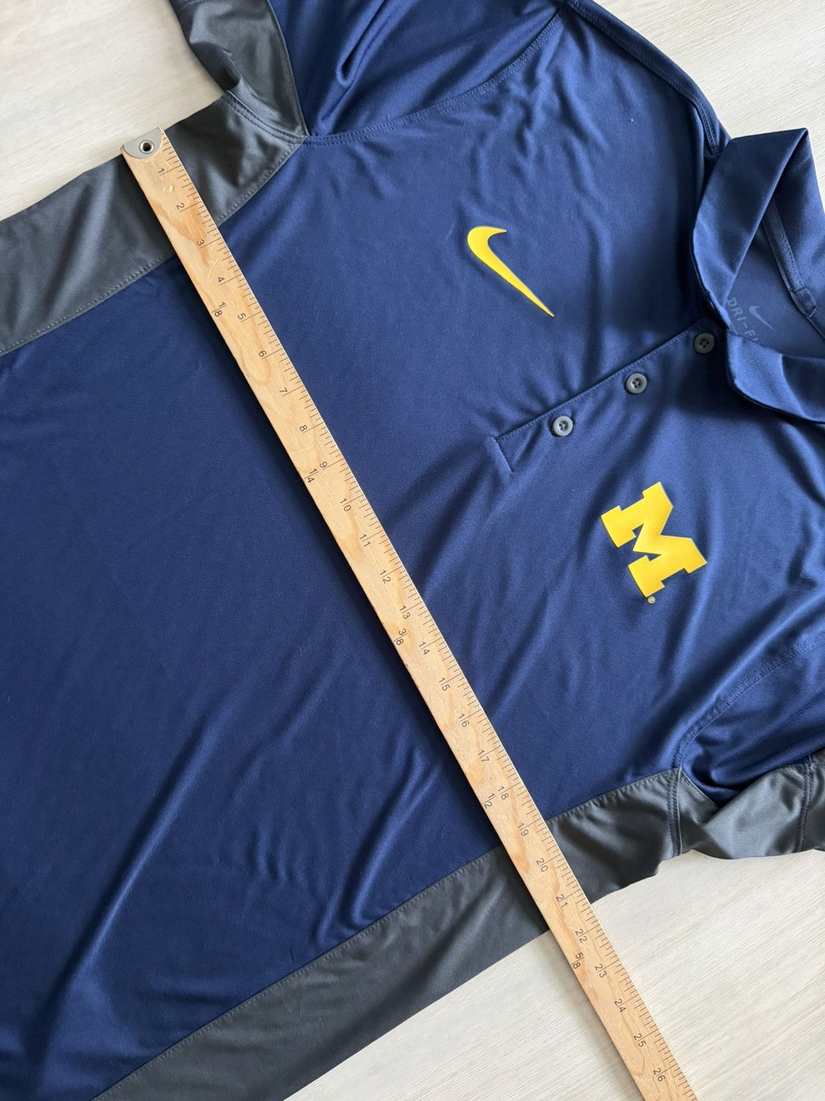 Nike Nike University Of Michigan Polo Sz L Size US L / EU 52-54 / 3 - 2 Thumbnail