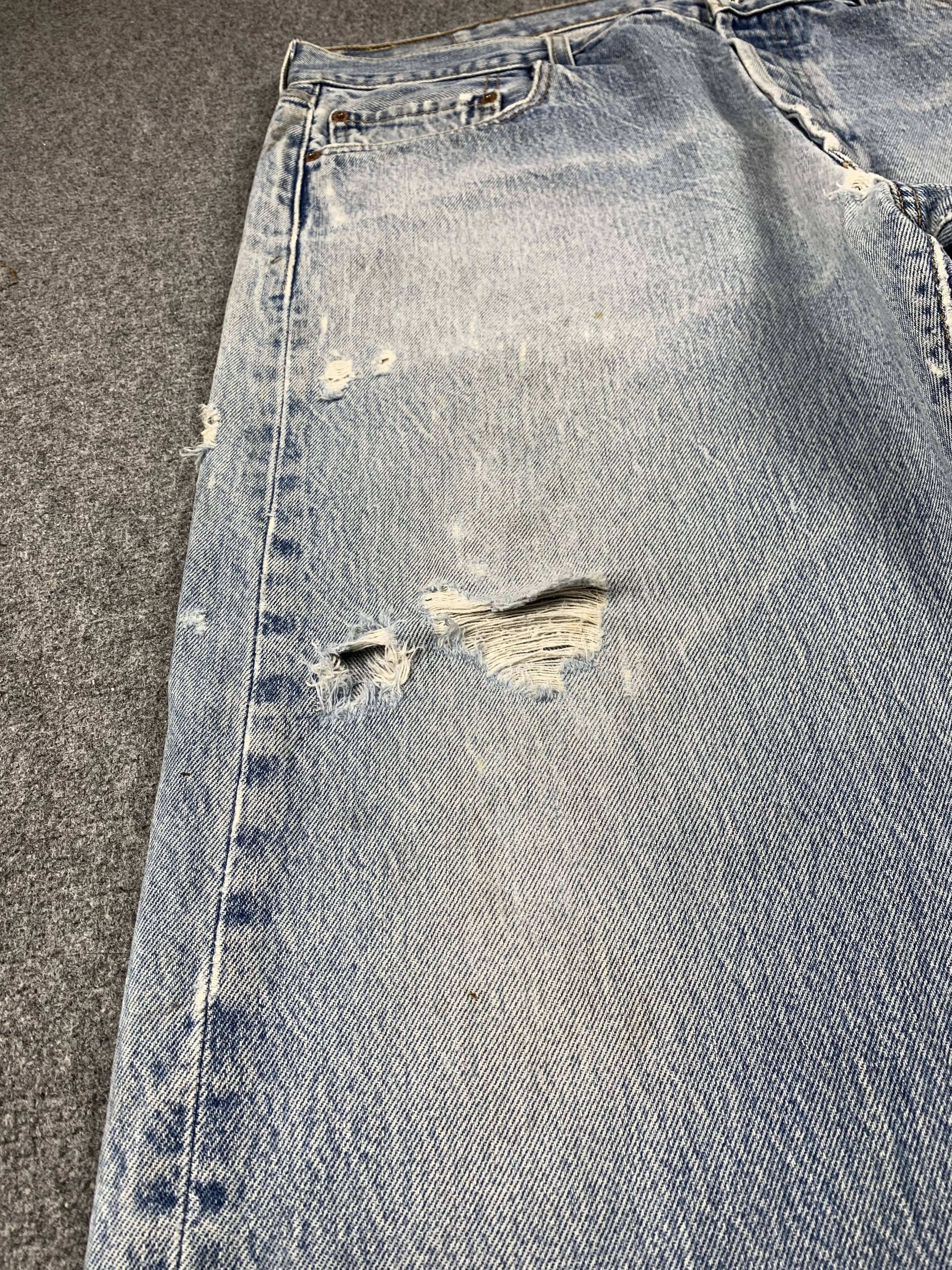 Levi's Vintage Distressed Levis 501 Faded Blue Jeans DP2148 Size US 36 / EU 52 - 15 Thumbnail