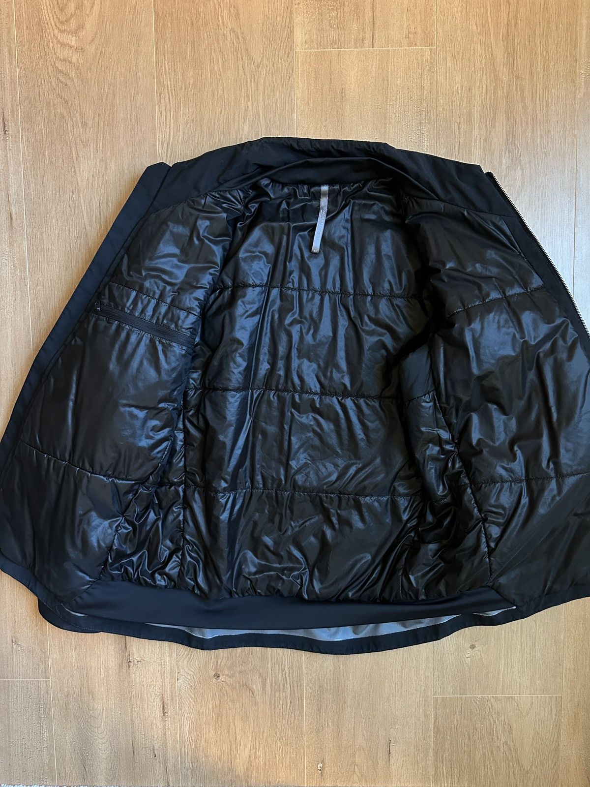 Veilance Arcteryx Veilance Range IS Size US S / EU 44-46 / 1 - 2 Thumbnail