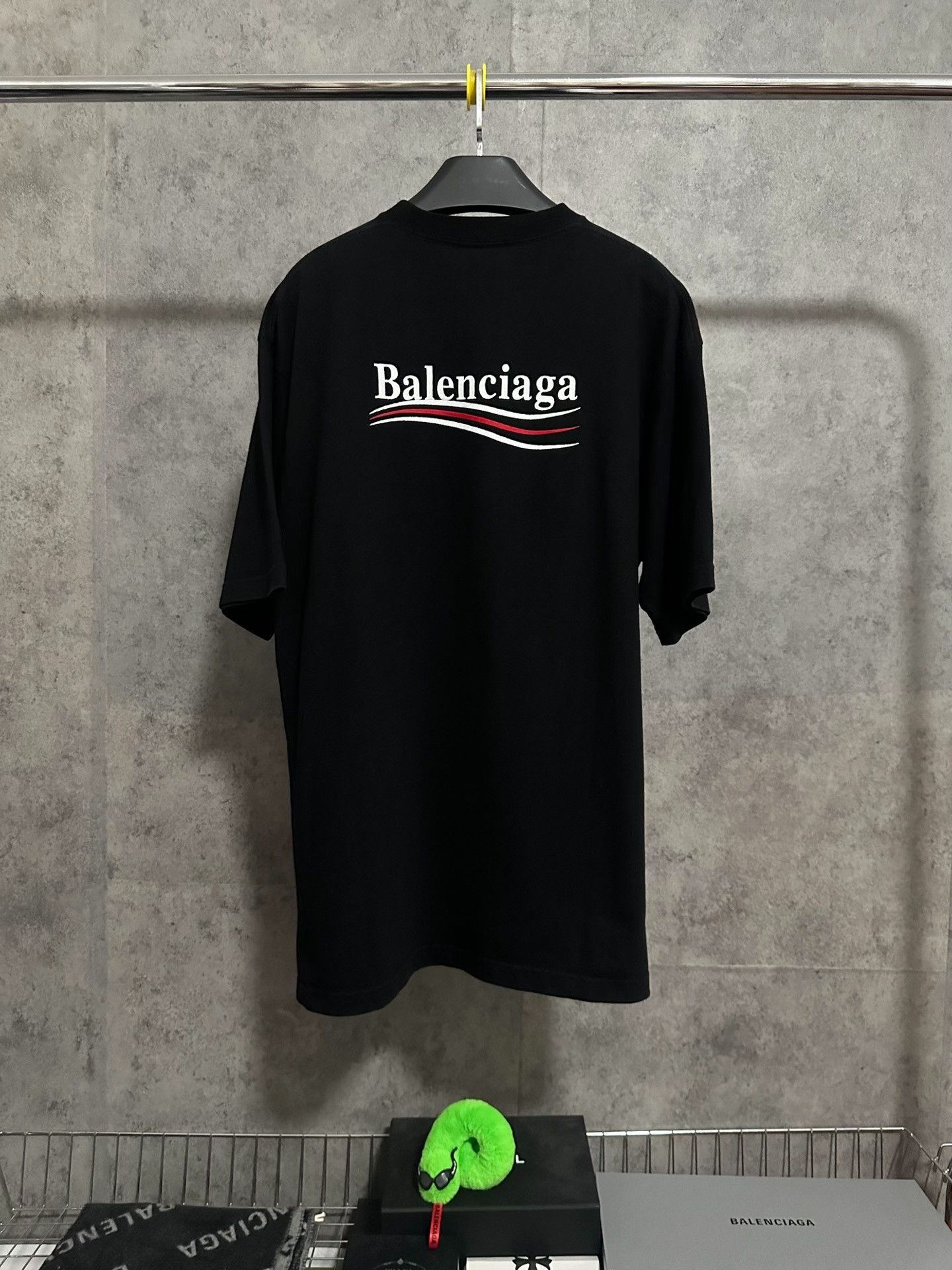 Balenciaga Balenciaga Coke Wave Embroidery Logo T-Shirt Size US L / EU 52-54 / 3 - 4 Thumbnail