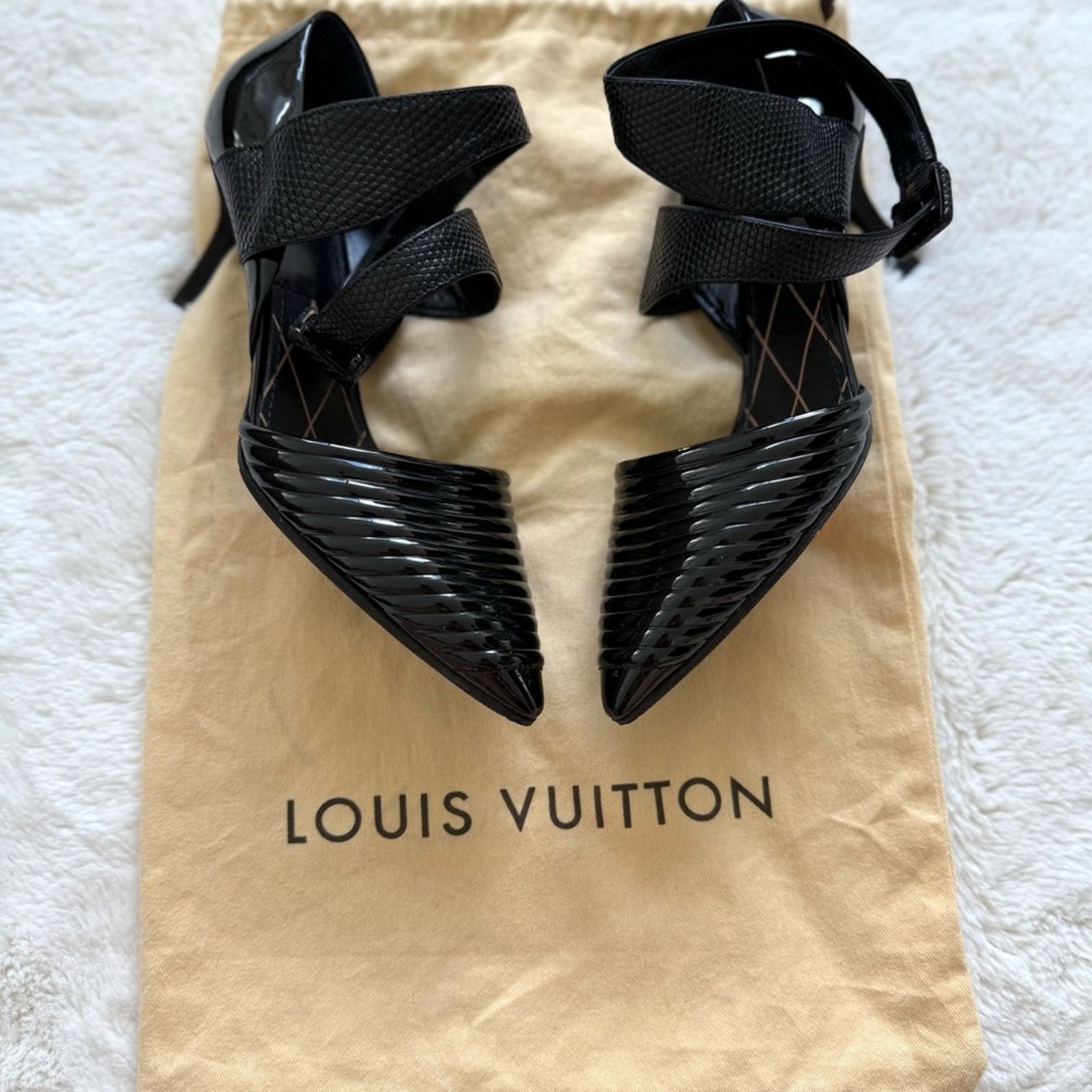 Louis Vuitton Louis Vuitton women shoes size 39 Authentic Retail 1200$ Size US 9 / IT 39 - 8 Thumbnail