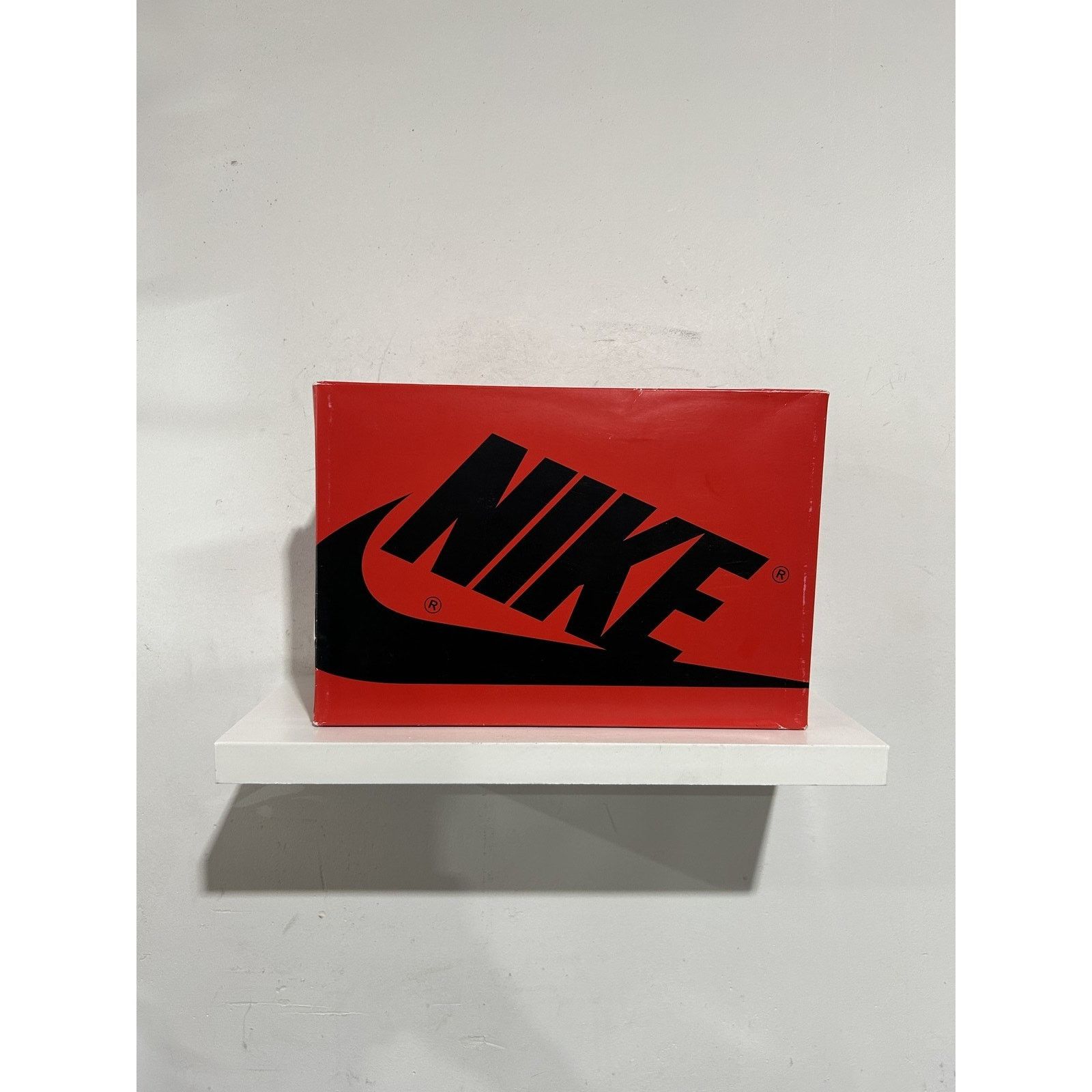 Nike NIKE JORDAN 1 LUCKY GREEN SIZE 6W (4.5 US) PREOWNED Size US 6 / IT 36 - 6 Thumbnail