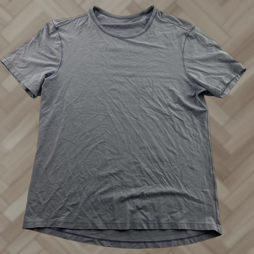 Lululemon Lululemon Short Sleeve T Shirt Men's L Purple Sports Running & Gym T-Shirt Regular Size gray? Size US L / EU 52-54 / 3 - 1 Thumbnail