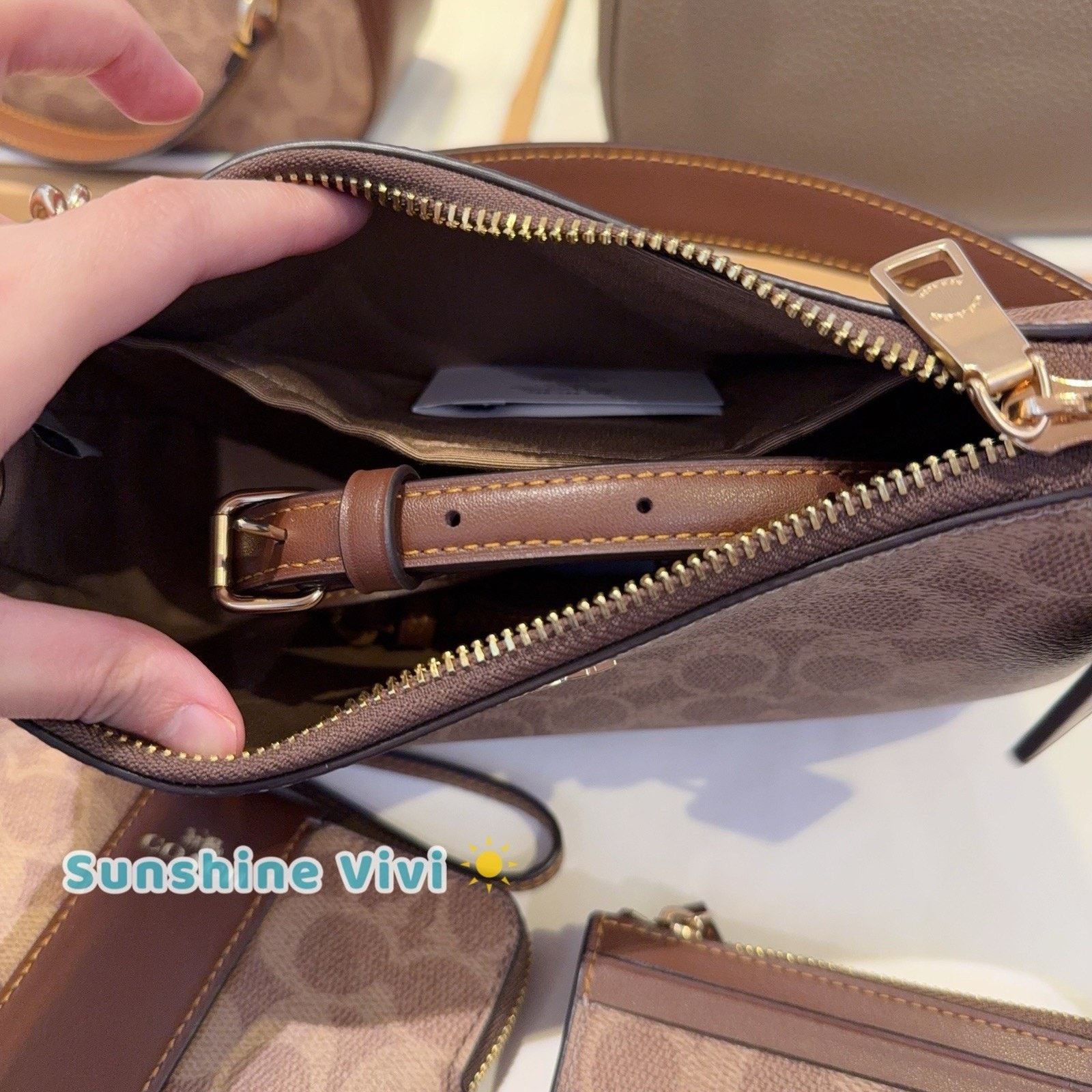 Coach NWT Bundle Coach Teri CV933 & CW854 Wristlet & CW870 ID Case Size ONE SIZE - 9 Thumbnail