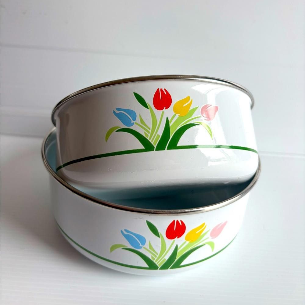 Designer Vintage Set of Two Nesting Floral Enamel Bowls Size ONE SIZE - 1 Thumbnail